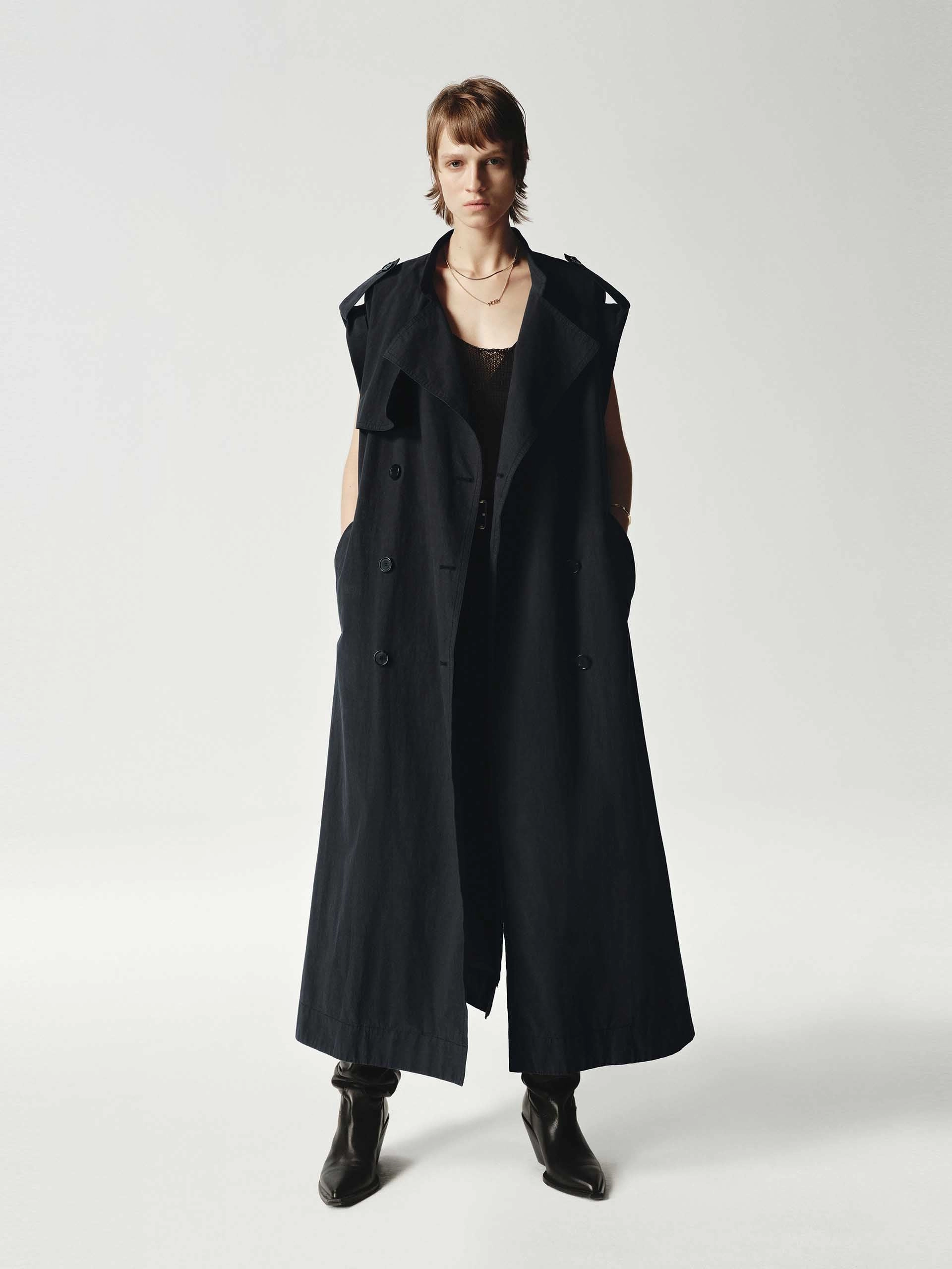 Sleeveless Back Slit Trench Coat Moisture Wicking Material