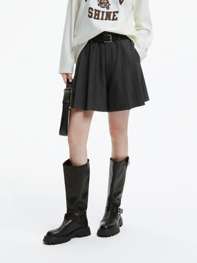 Flexible Seam Dynamic Fit A-line Belt Shorts