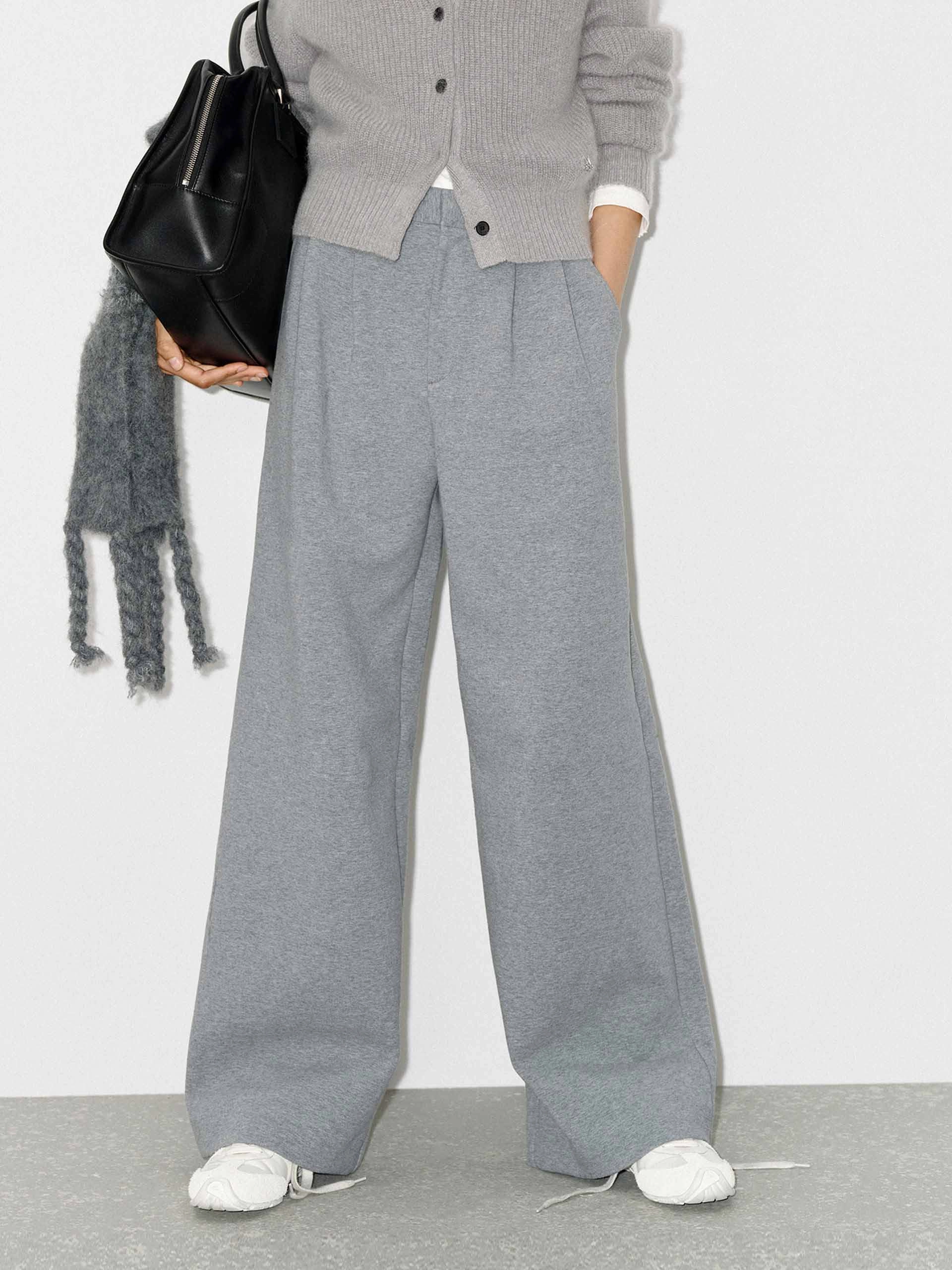 No Gap Waist Wide Leg Pleated Sweatpants
