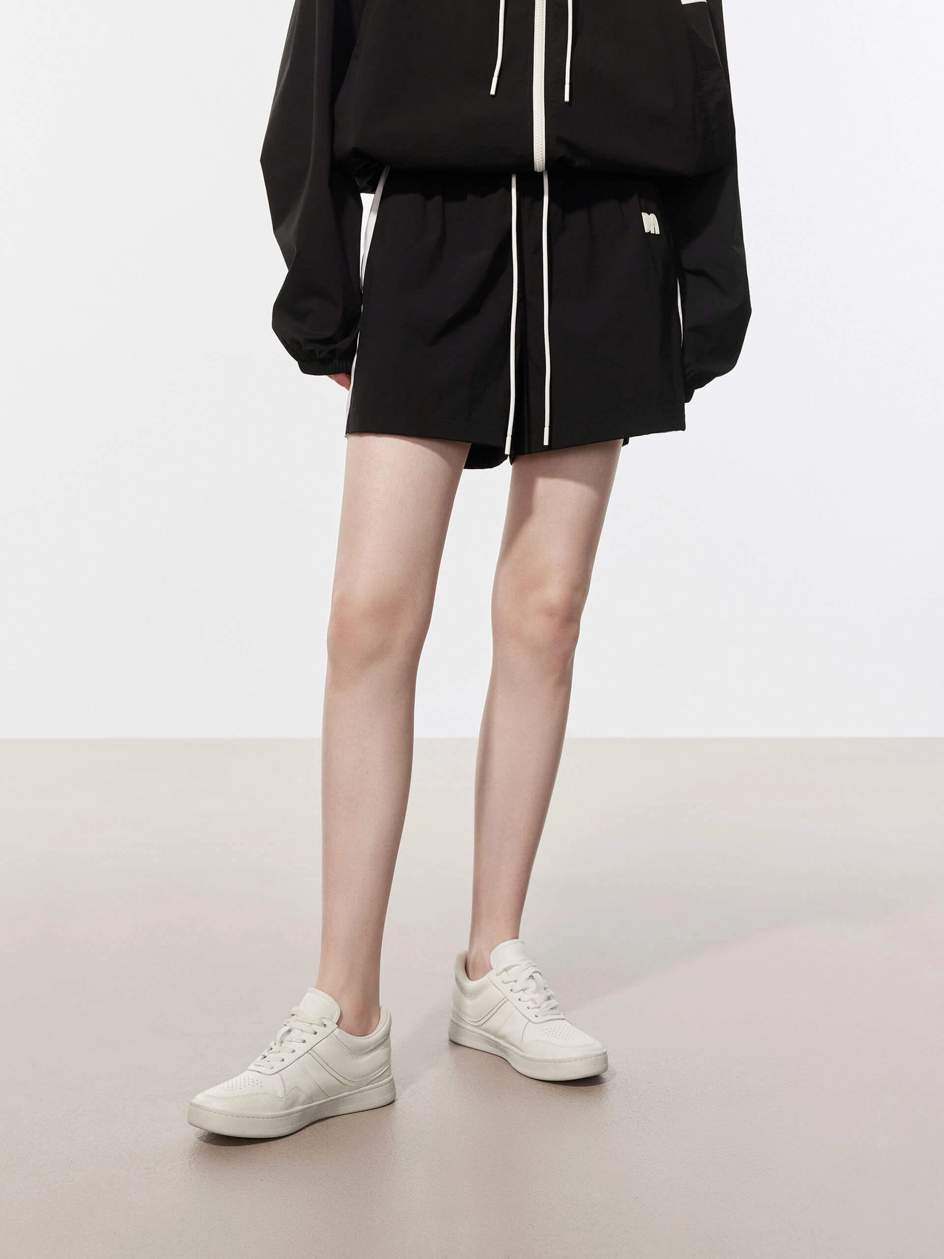 Body Fit Minimal Vibe Contrast Detail Drawstring Shorts