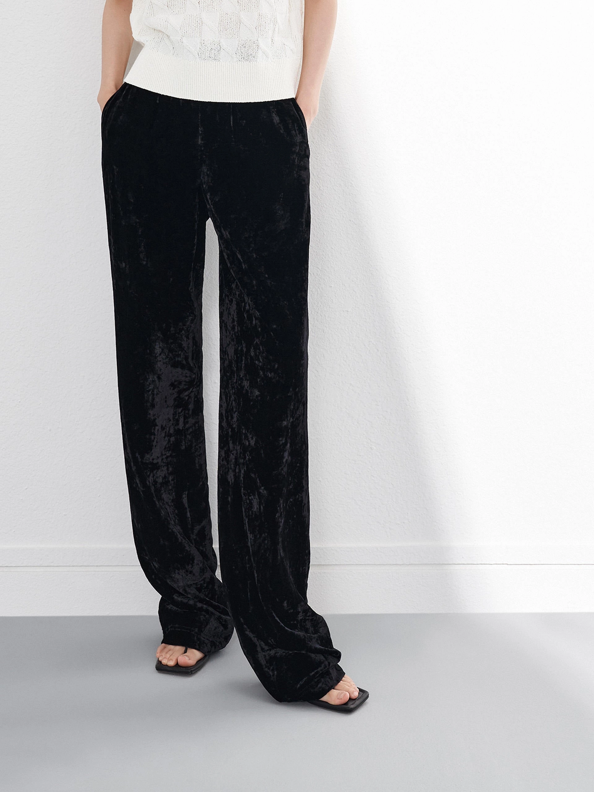 Minimal Comfort Thermal Regulating Fabric Velvet Straight Leg Pants