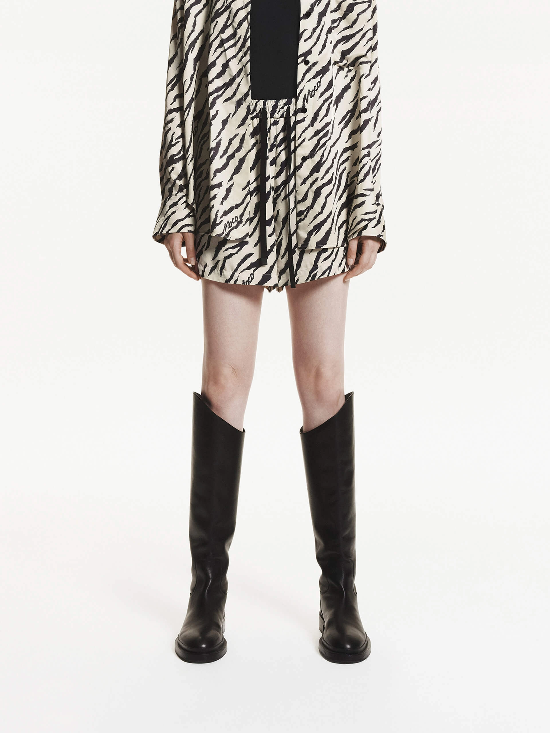 Tiger Print Elastic Shorts Cozy Stretch Fit