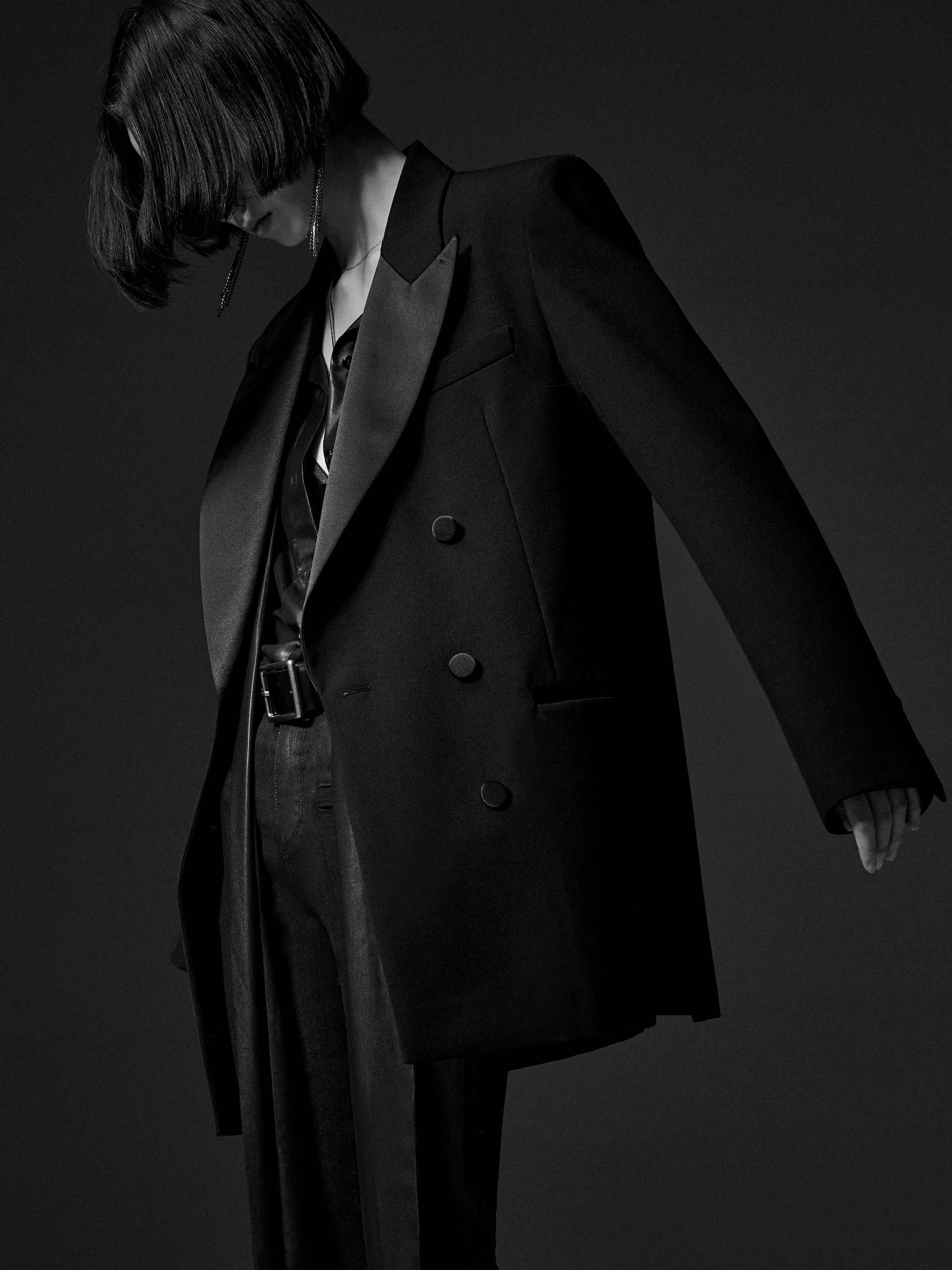 Satin Collar Tailored Blazer Minimal Detailing Temperature Regulating Membrane