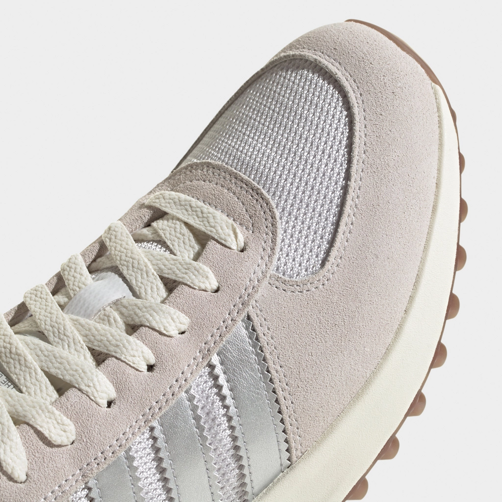 Comfort Snug Heel Lock adidas LA Trainer Lux White / Silver - Core