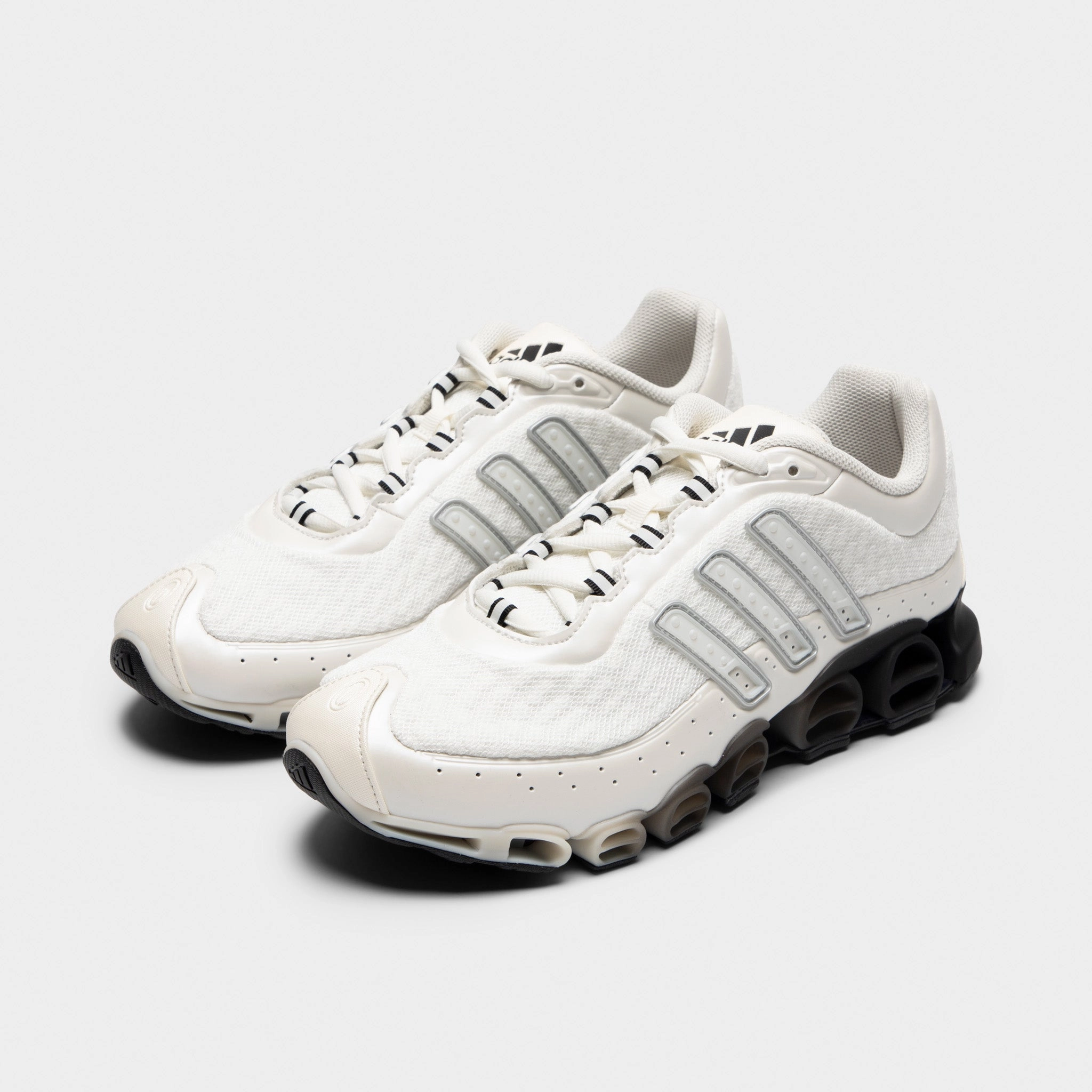 adidas Megaride Zero Metallic Silver / Black Articulated Flex Grooves Stable Support