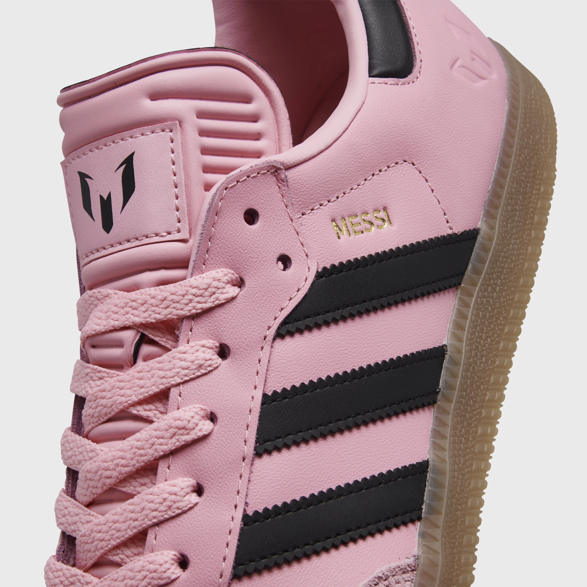 Jump High adidas Samba Messi Light Pink / Black