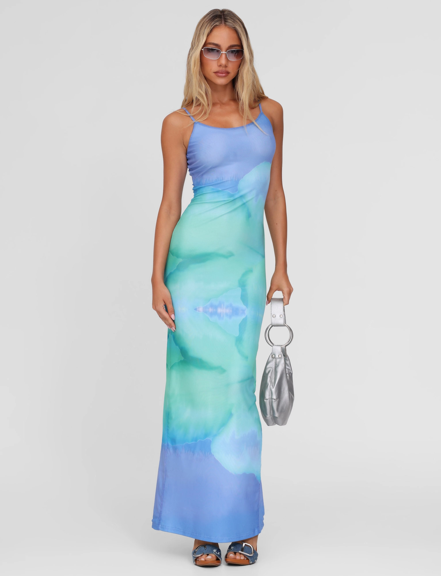 Travel Staple ARDON MAXI DRESS - BLUE : MACRO FLORAL : BLUE HIBISCUS