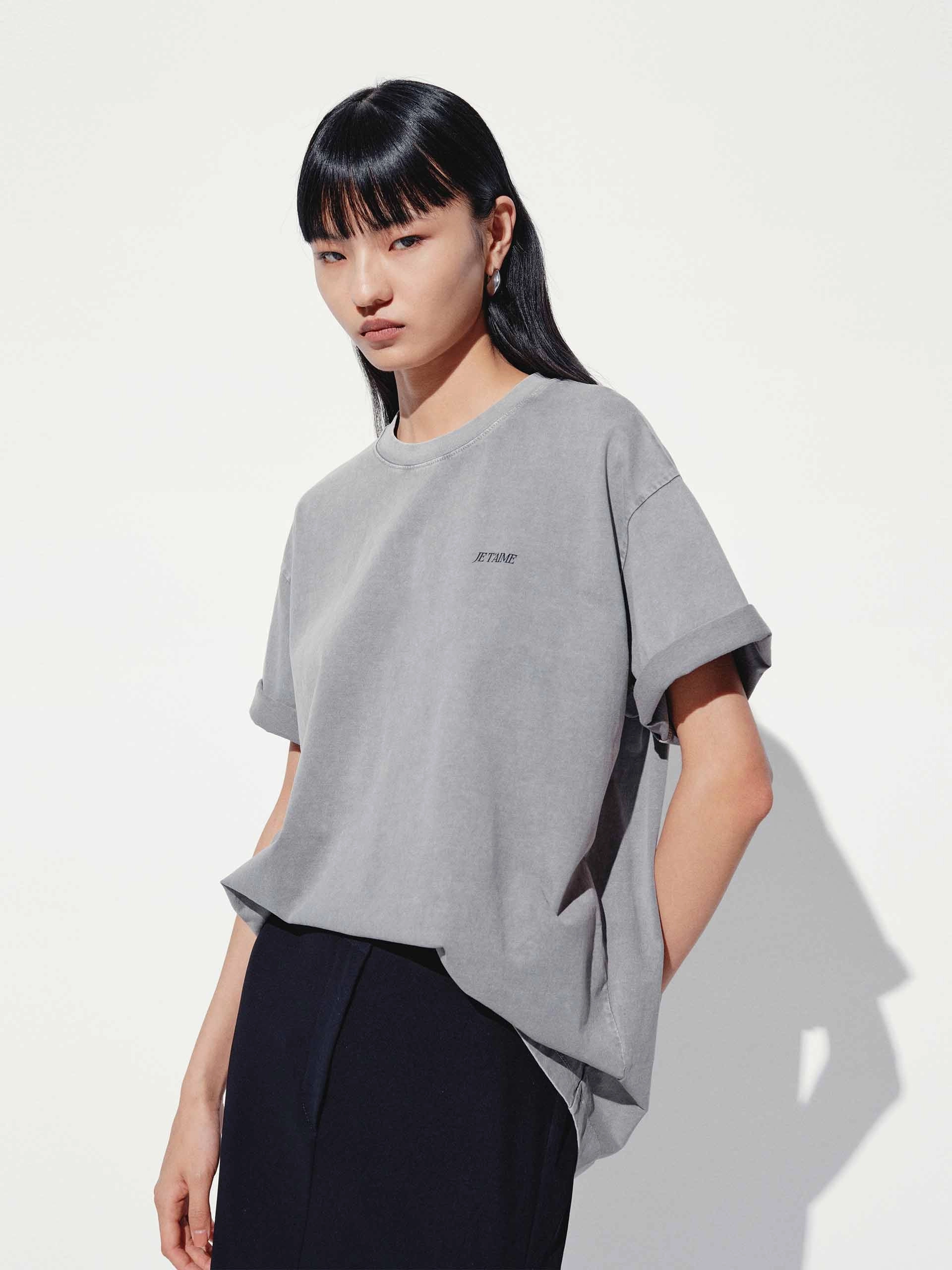 Back Cat Loose T-shirt Minimal Outfit