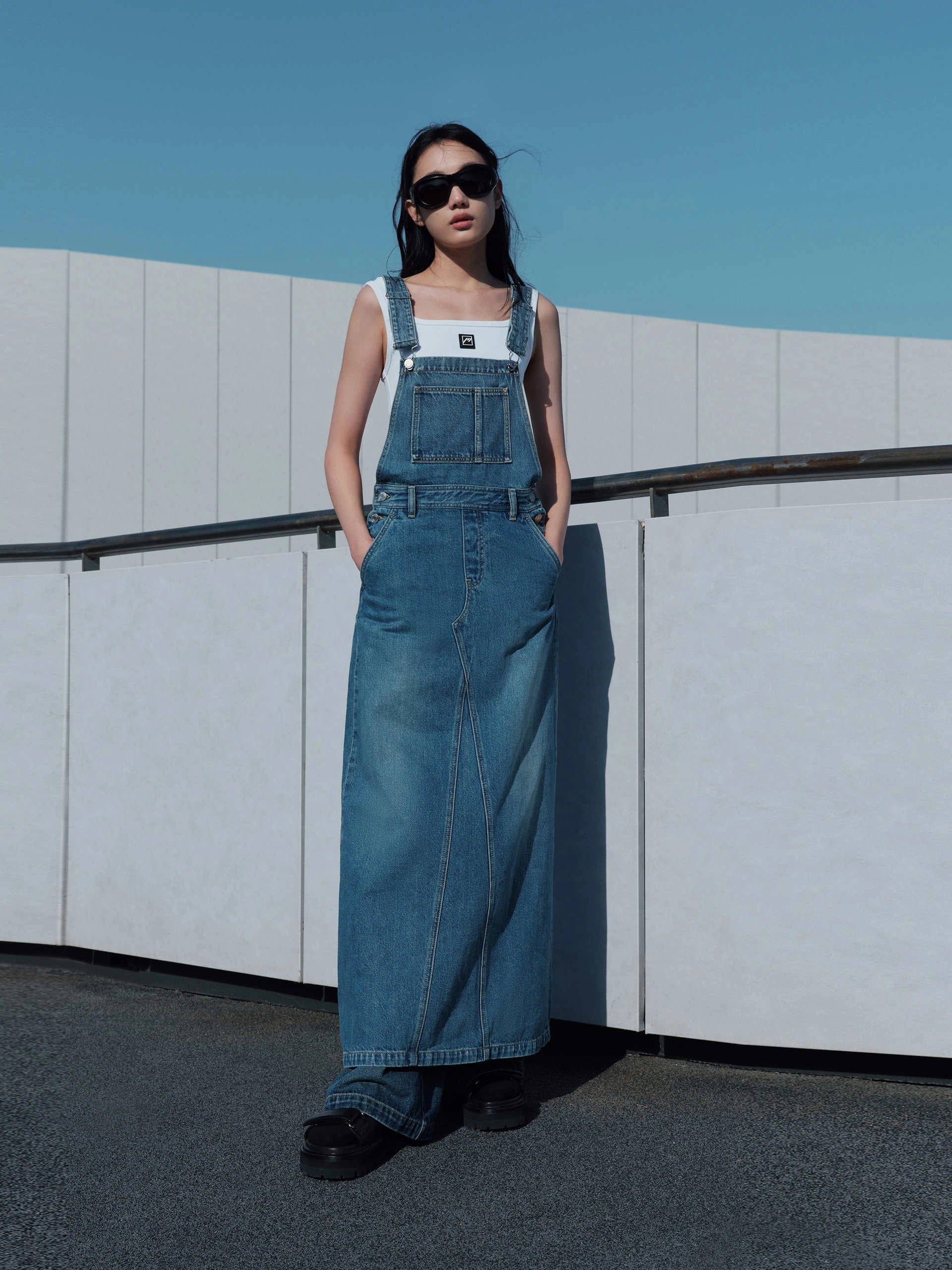 relaxed shape Back Slit Denim Dress with Straps