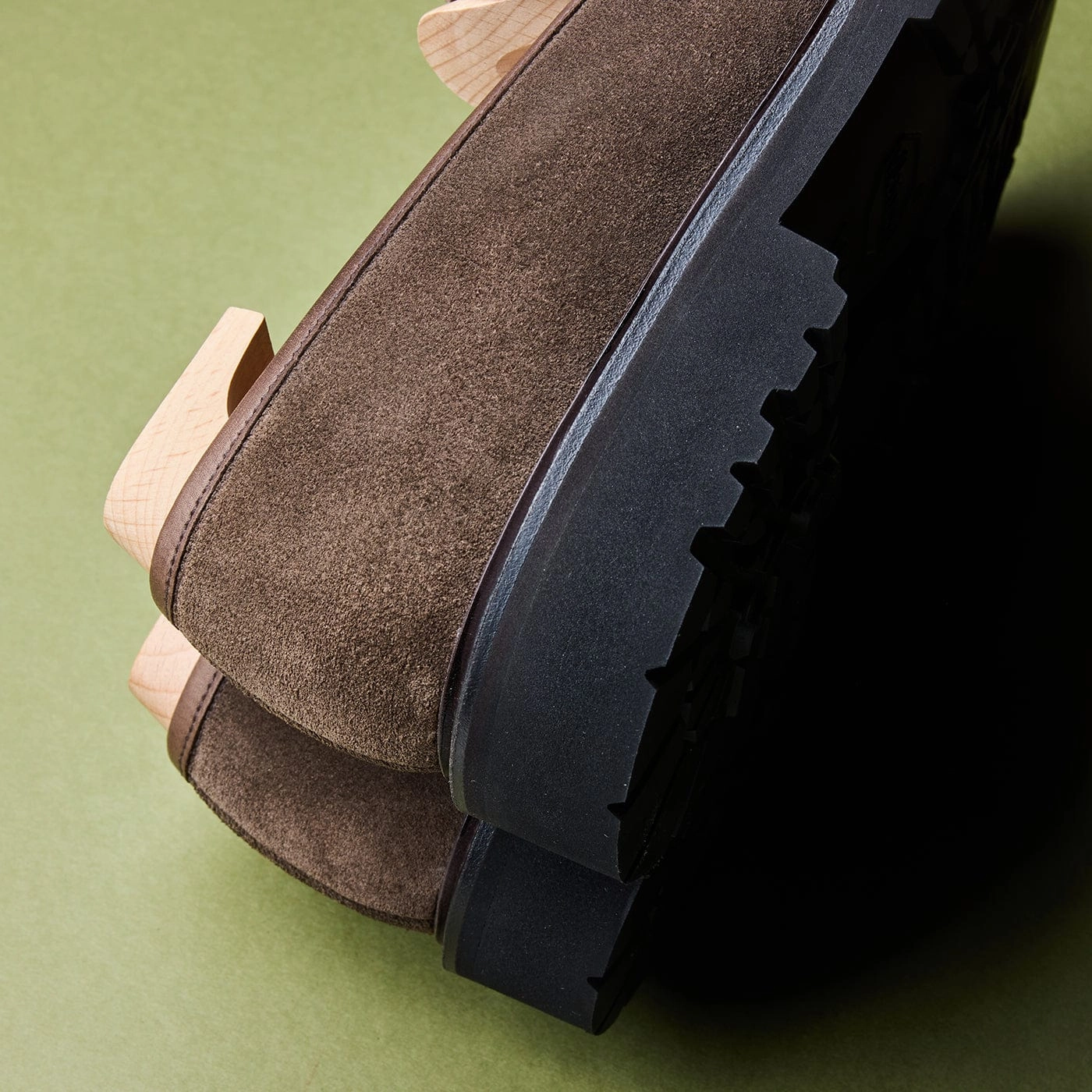 Boston 2 Slate Suede Smooth Pace