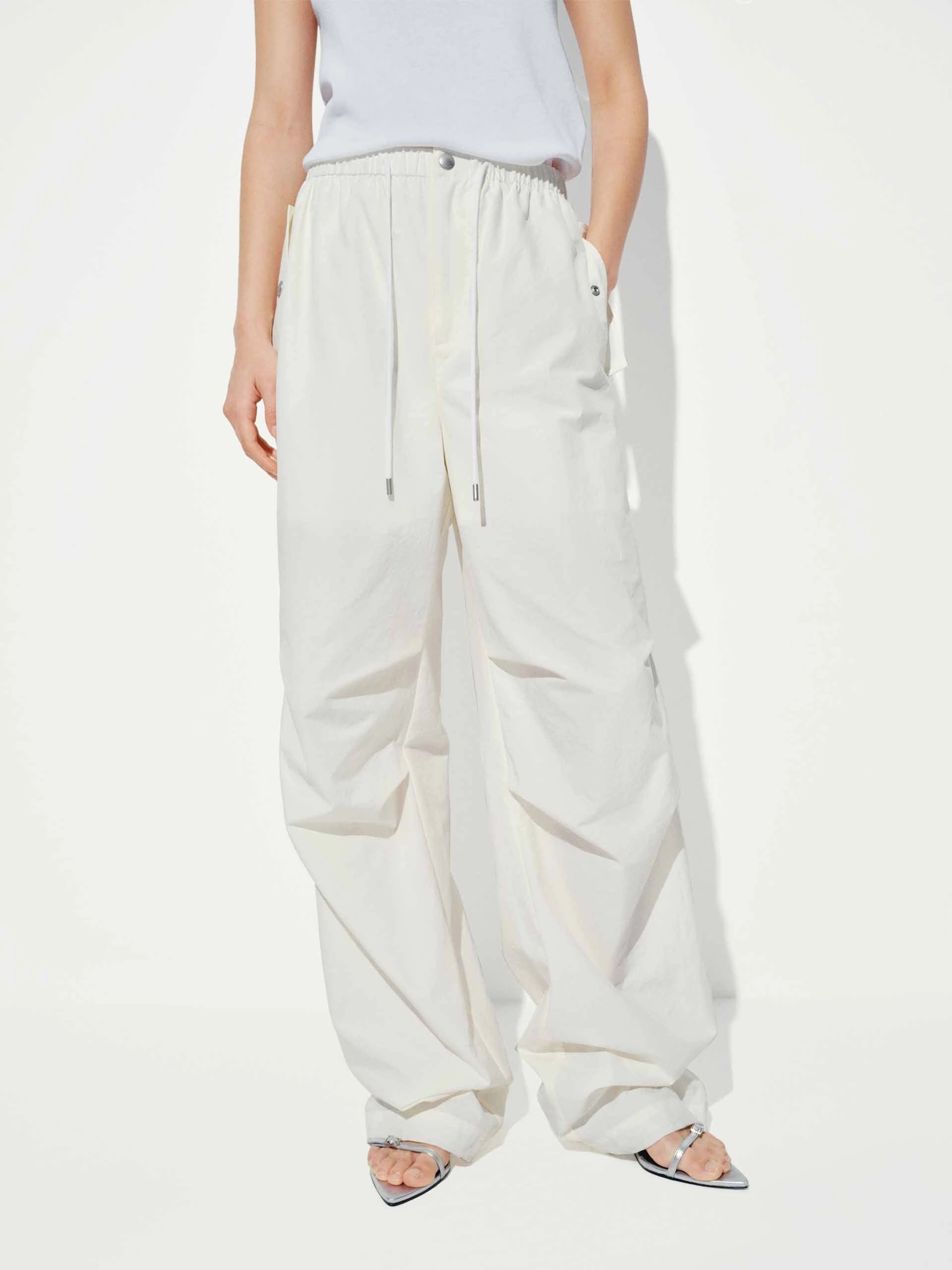 Pleated Drawstring Trousers Lightweight Material