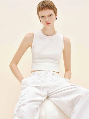 Scoop Neck Shape Cropped Knitted Tank Top