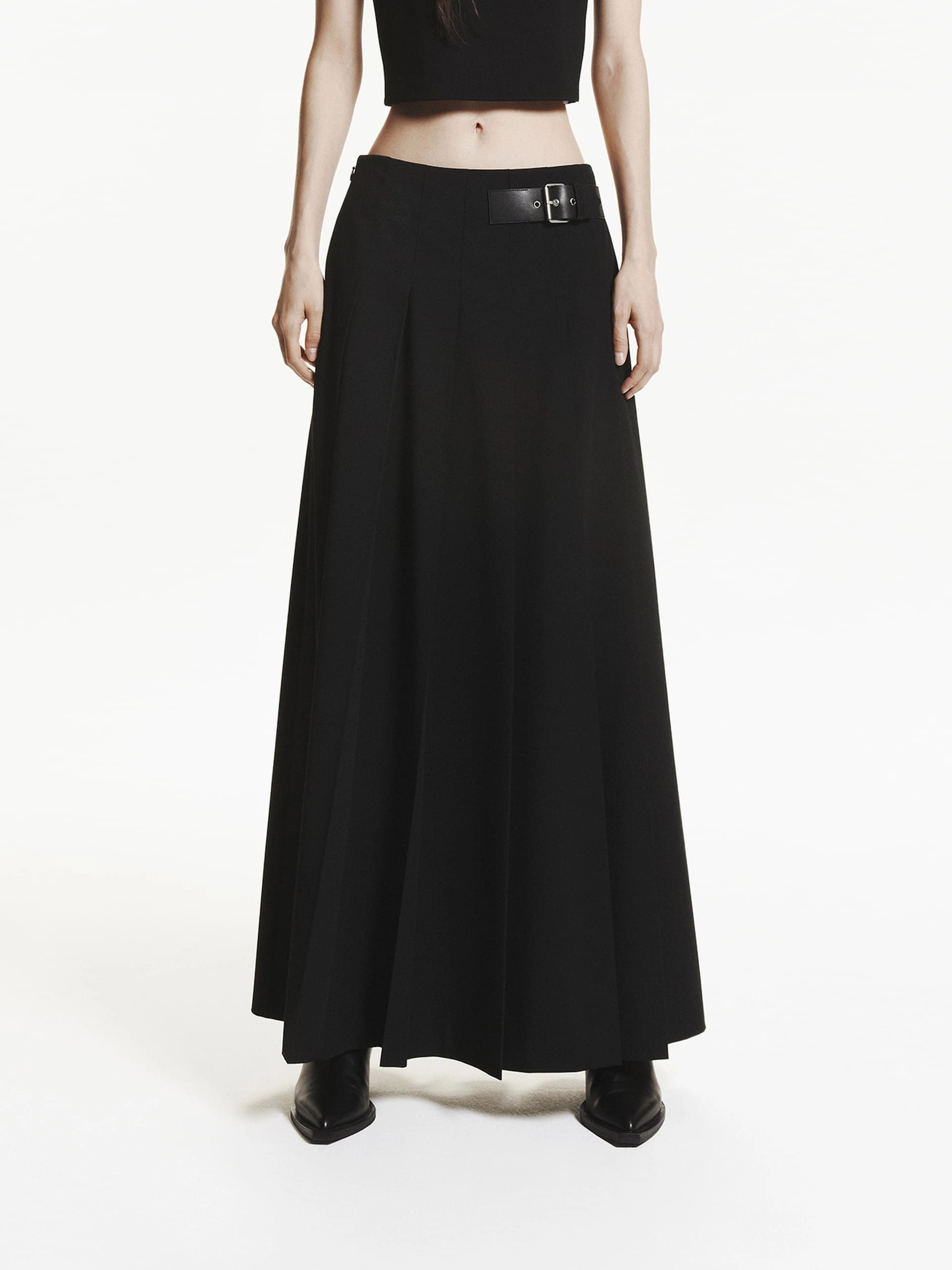Smart Design Casual Vibes Buckle Detail Pleated Skirt