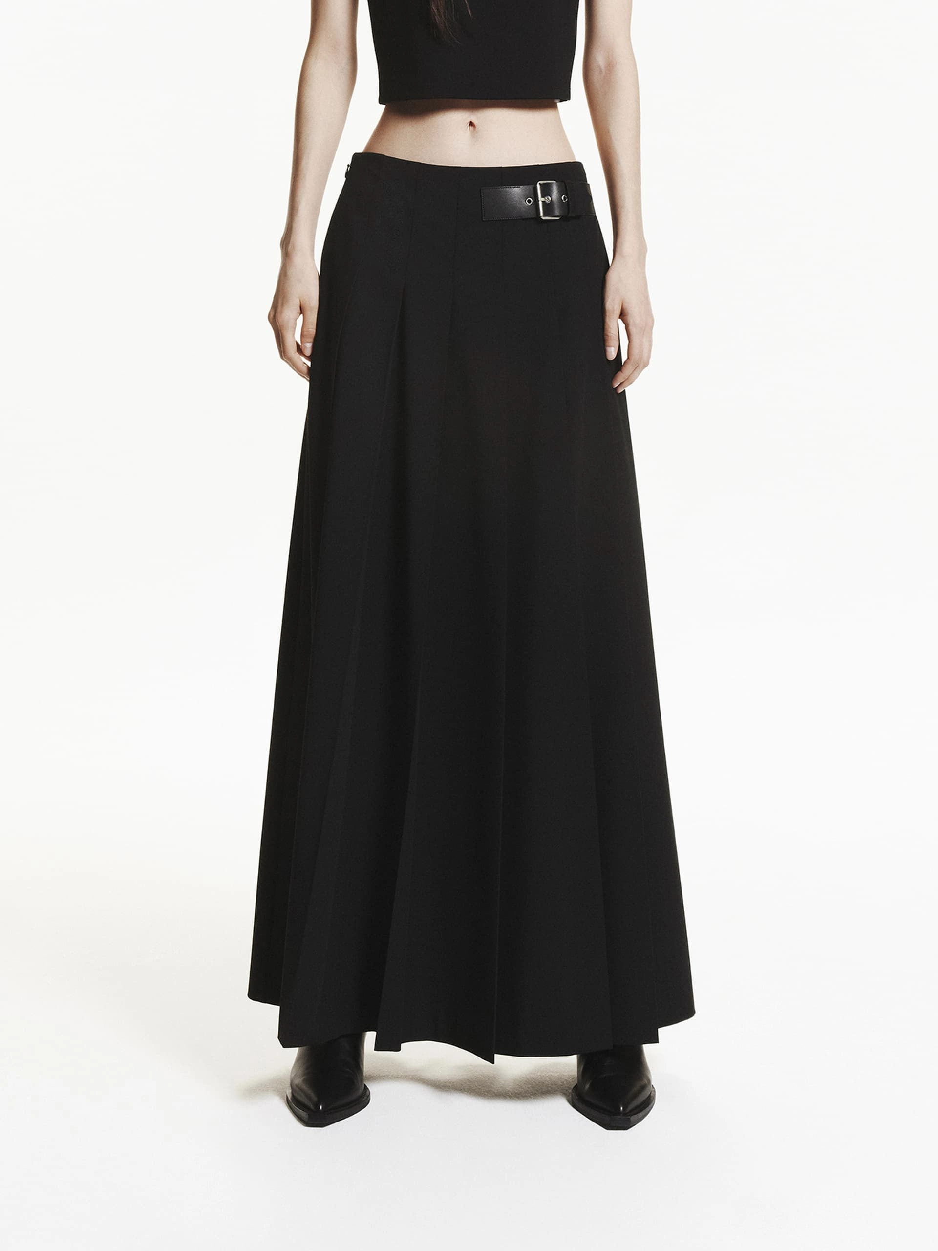 Flexible Comfort Flexible Leg Buckle Detail Pleated Skirt