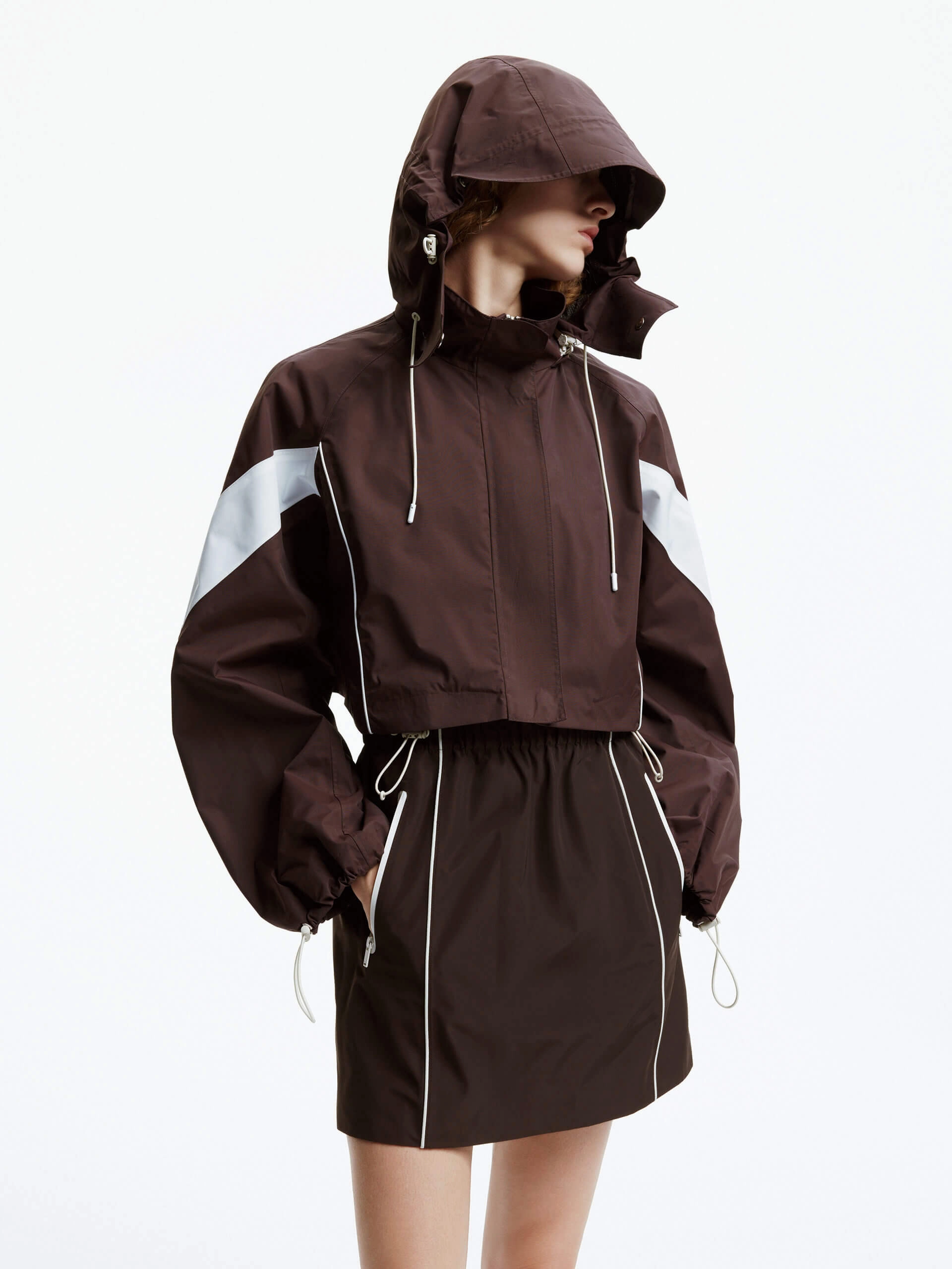 NonRestrictive Cut LightPadding Short Cut Hood Jacket