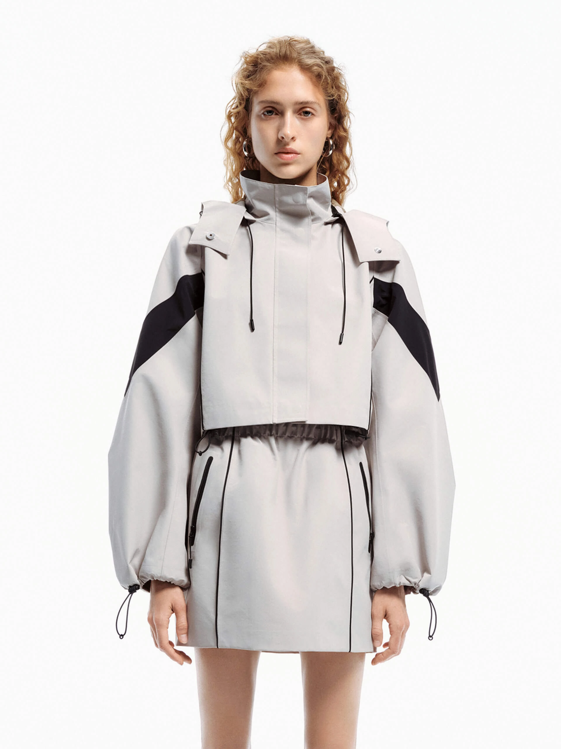 Short Cut Hood Jacket Multi pockets BondedSeams