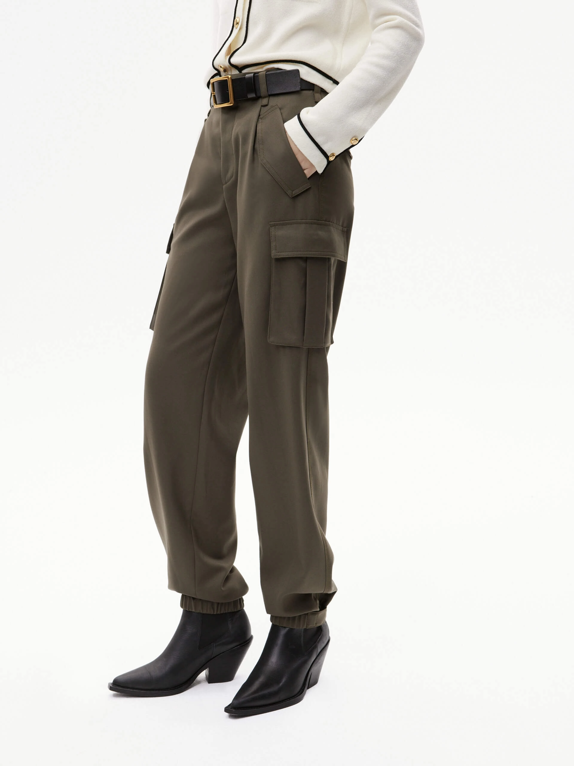Multi Purpose Layered Protection Cargo Pocket Detail Pants