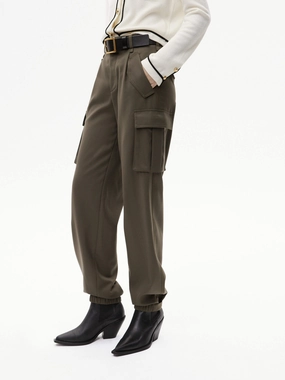 Non Binding Waist Compact Pack Cargo Pocket Detail Pants