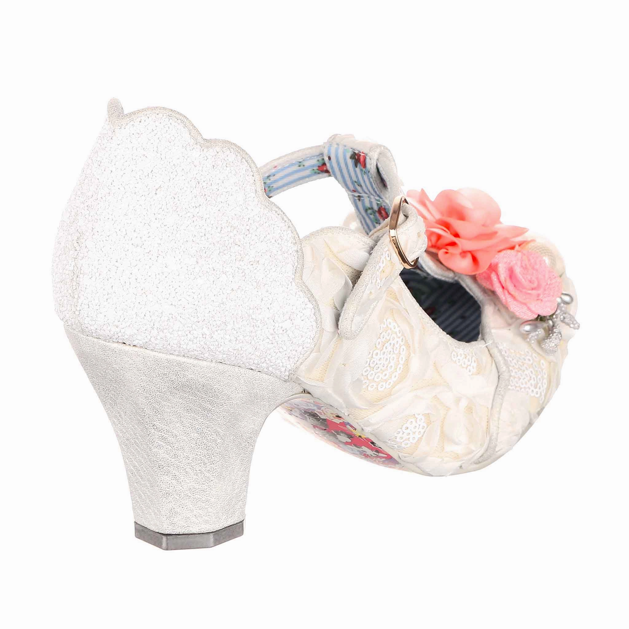 Carriage Ride Vintage Pumps