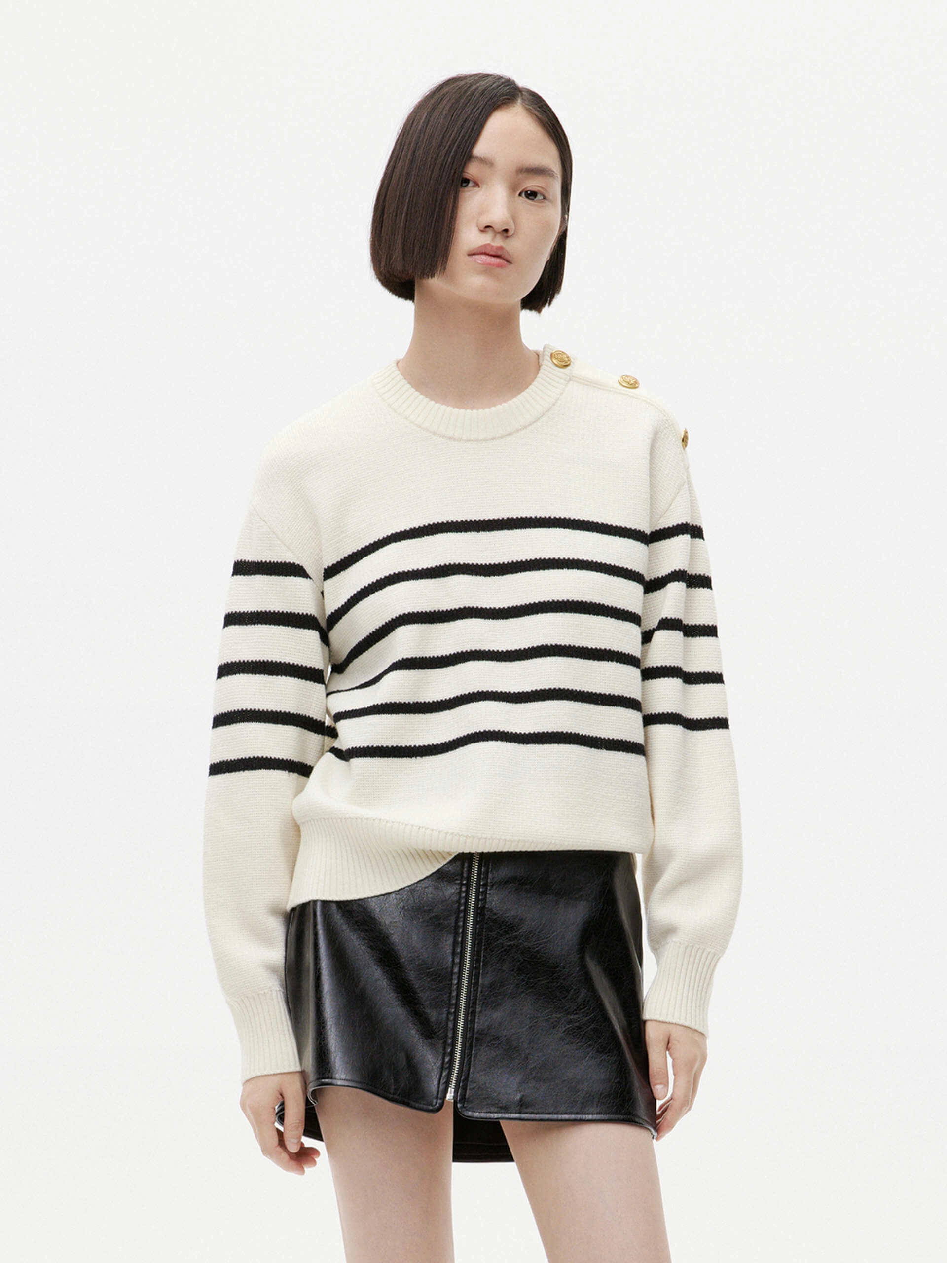 Loose Fit Wool Sweater Adjustable Fit System AbrasionResistant Edging