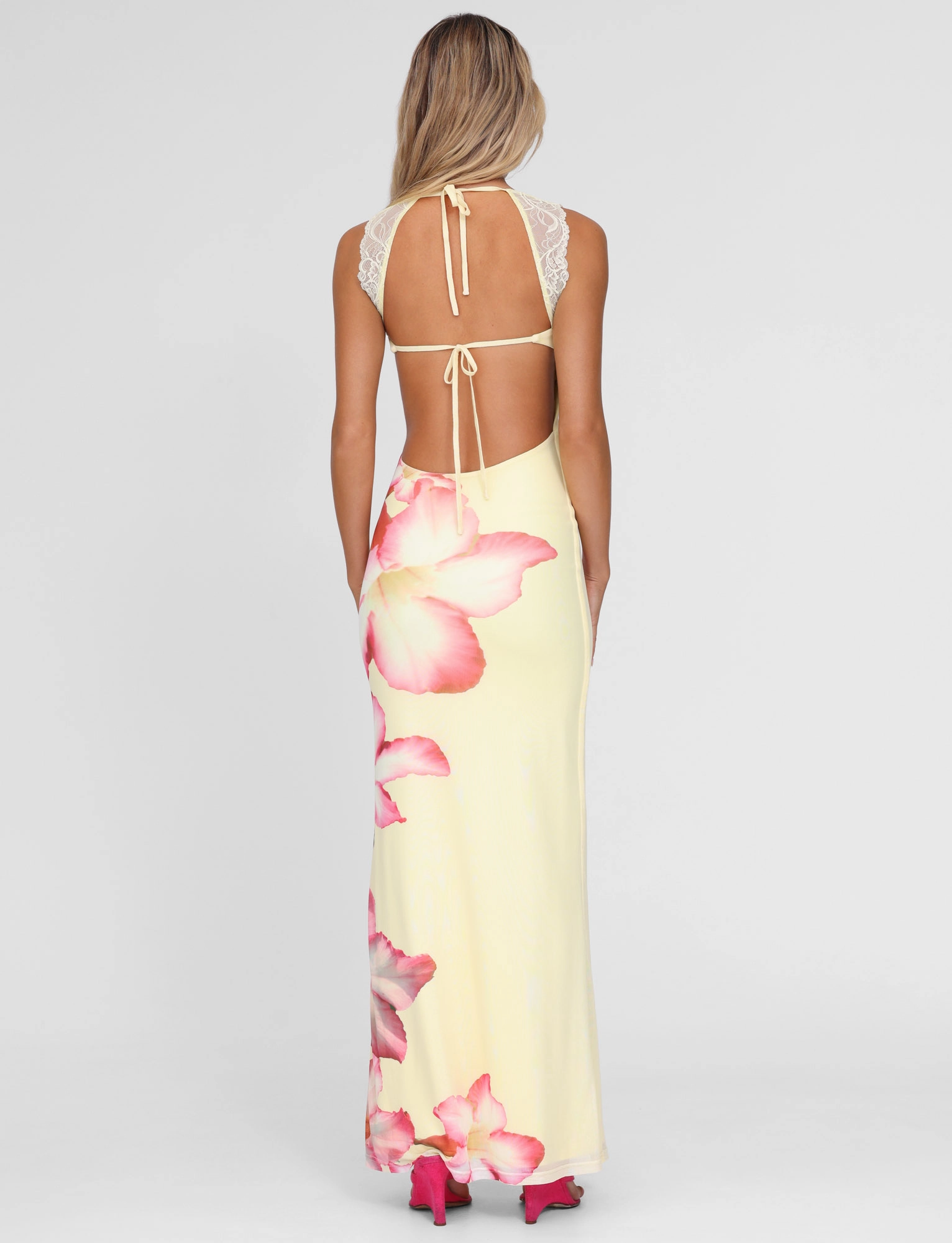 NYOMI MAXI DRESS - YELLOW : MACRO FLORAL : YELLOW HIBISCUS High Cut Soft Fashion