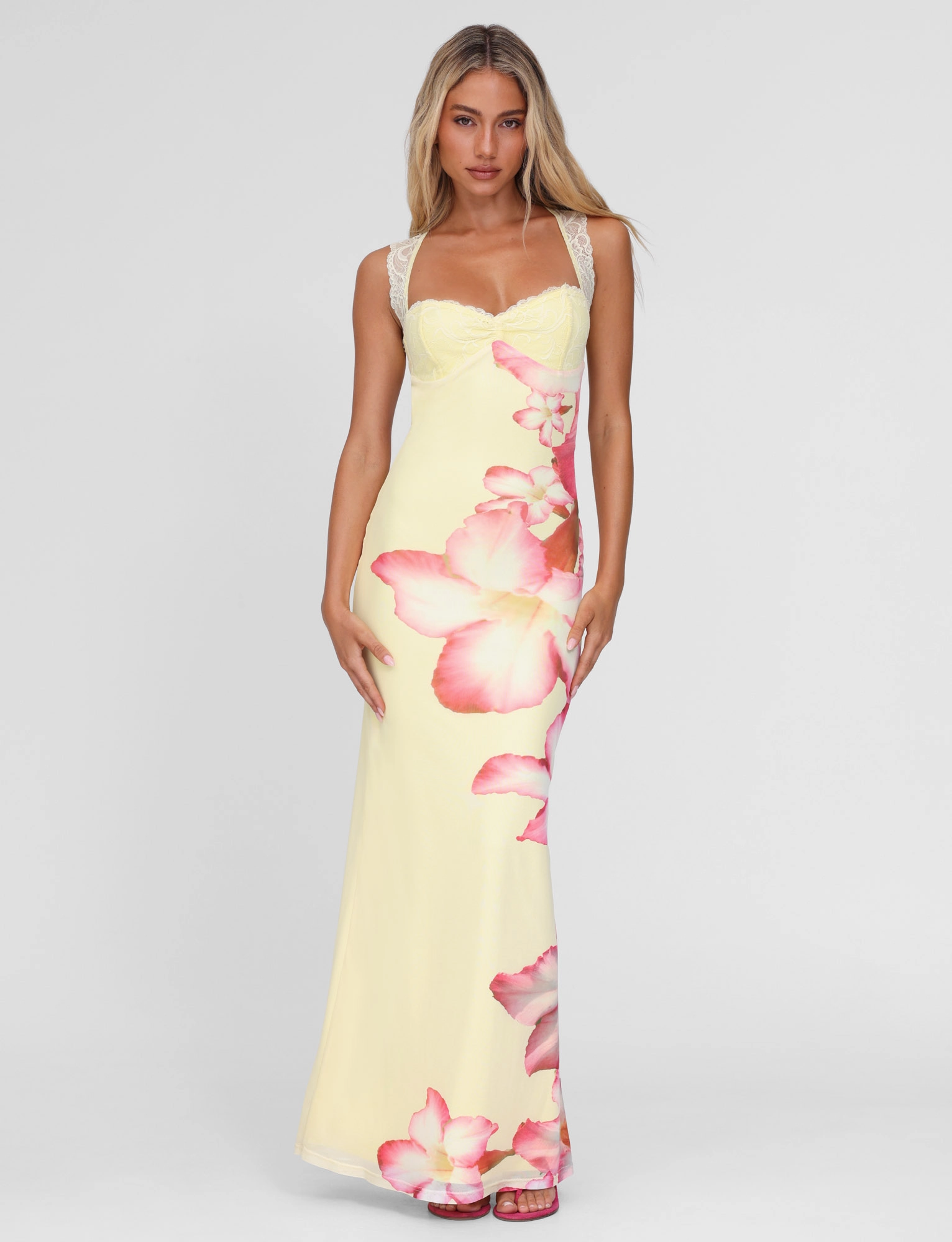 Urban Look NYOMI MAXI DRESS - YELLOW : MACRO FLORAL : YELLOW HIBISCUS