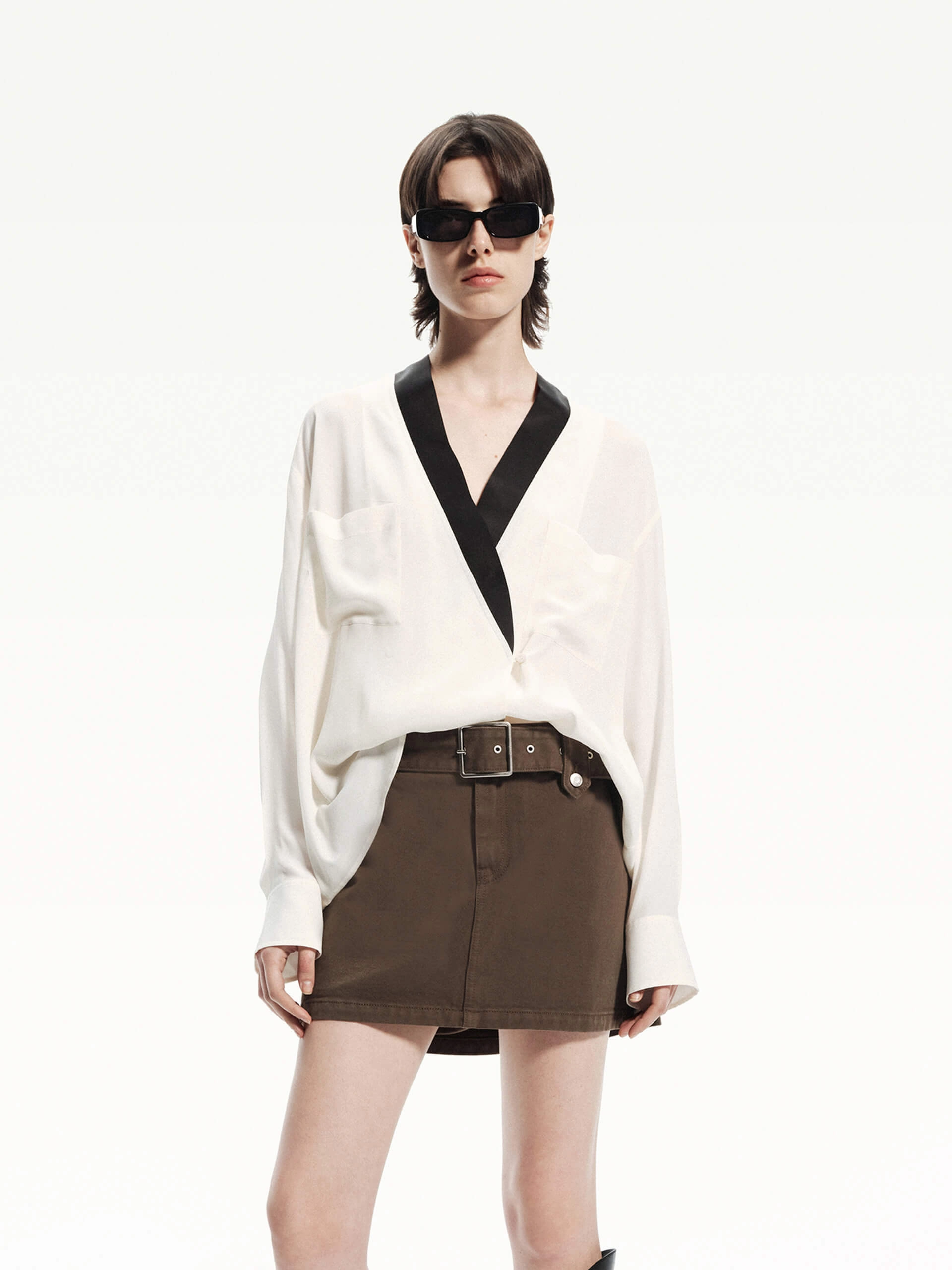 Hidden Button Placket Contrast Detail V-neck Blouse