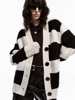 Relaxed Dress Contrast Distressed Knit Cardigan