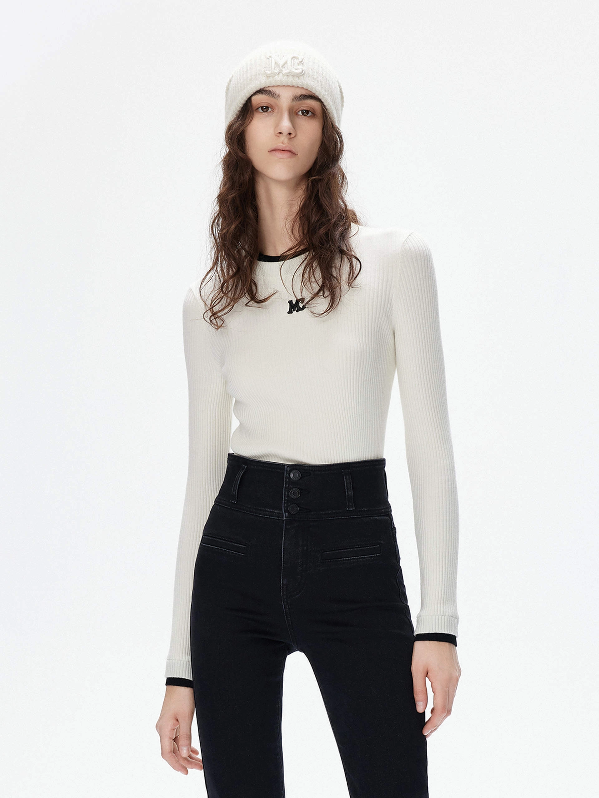 Contrast Trim Knitted Top Layered Collar System Smooth Zipper Integration