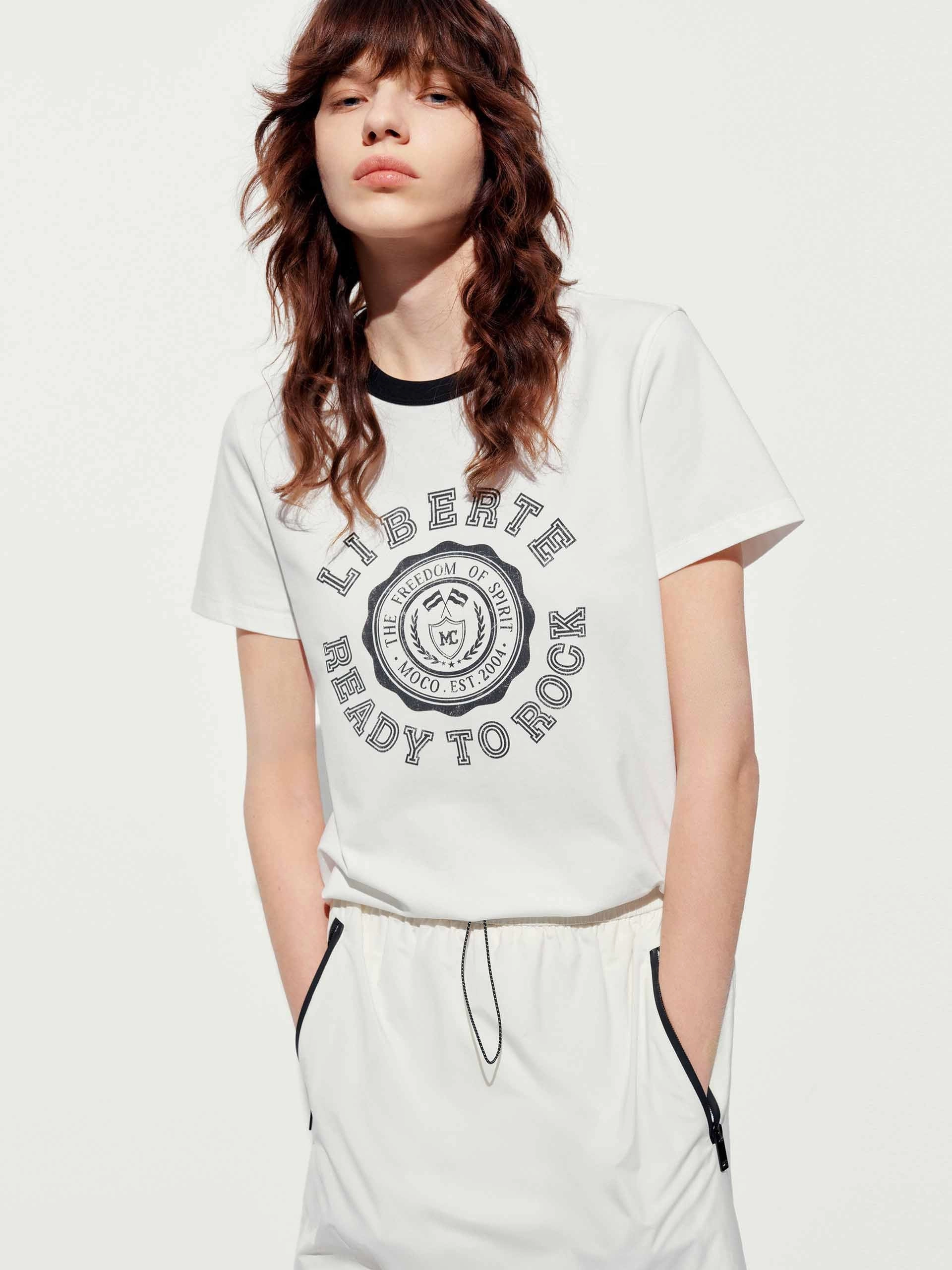 Contrasted Neck Printed T-shirt Perfect Fit Versatile Option