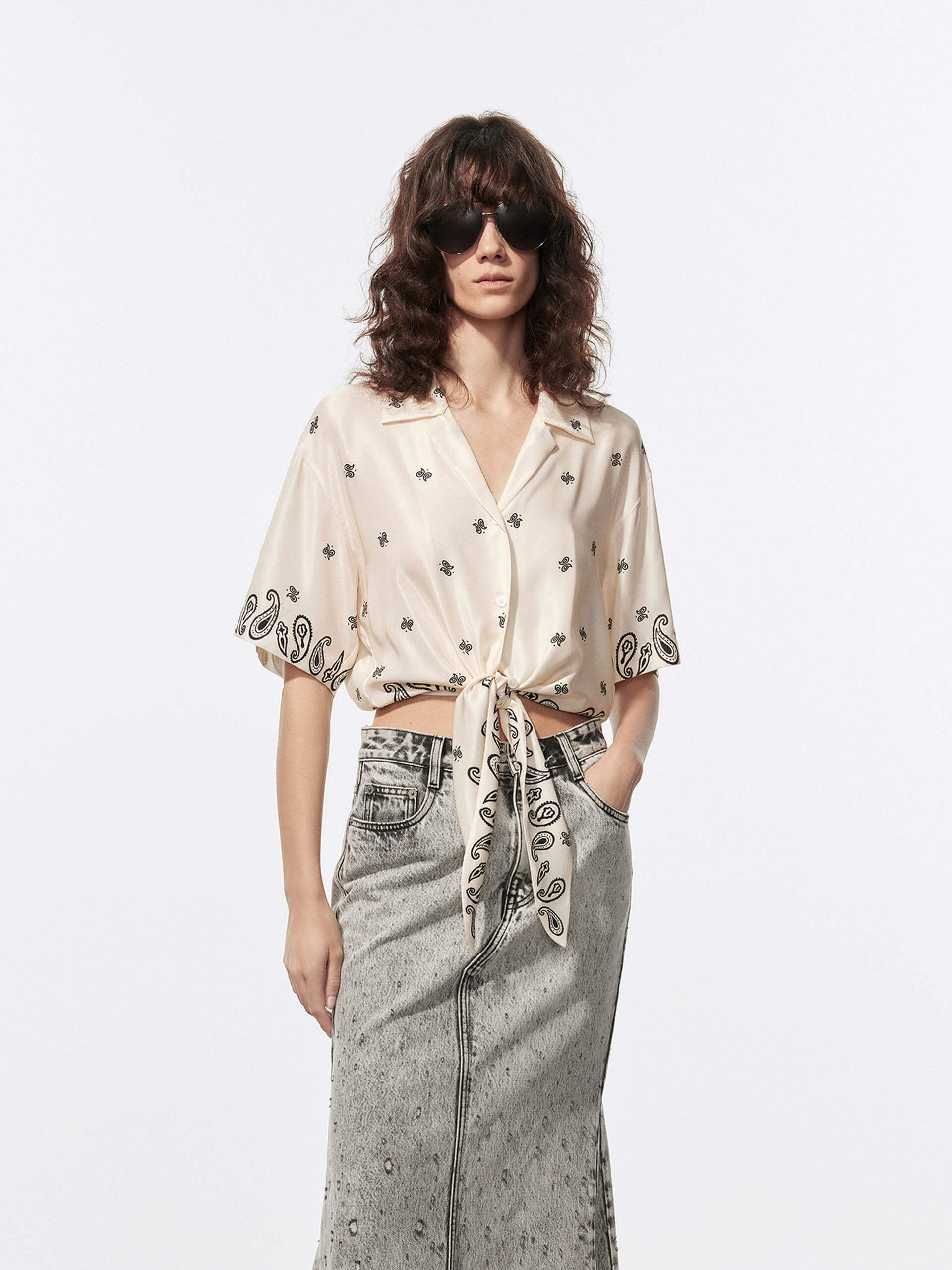 Front Tie Cropped Top V Neck Design