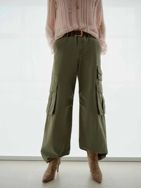 Artist Vibe Travel Outfit Cargo Style Straight Jeans