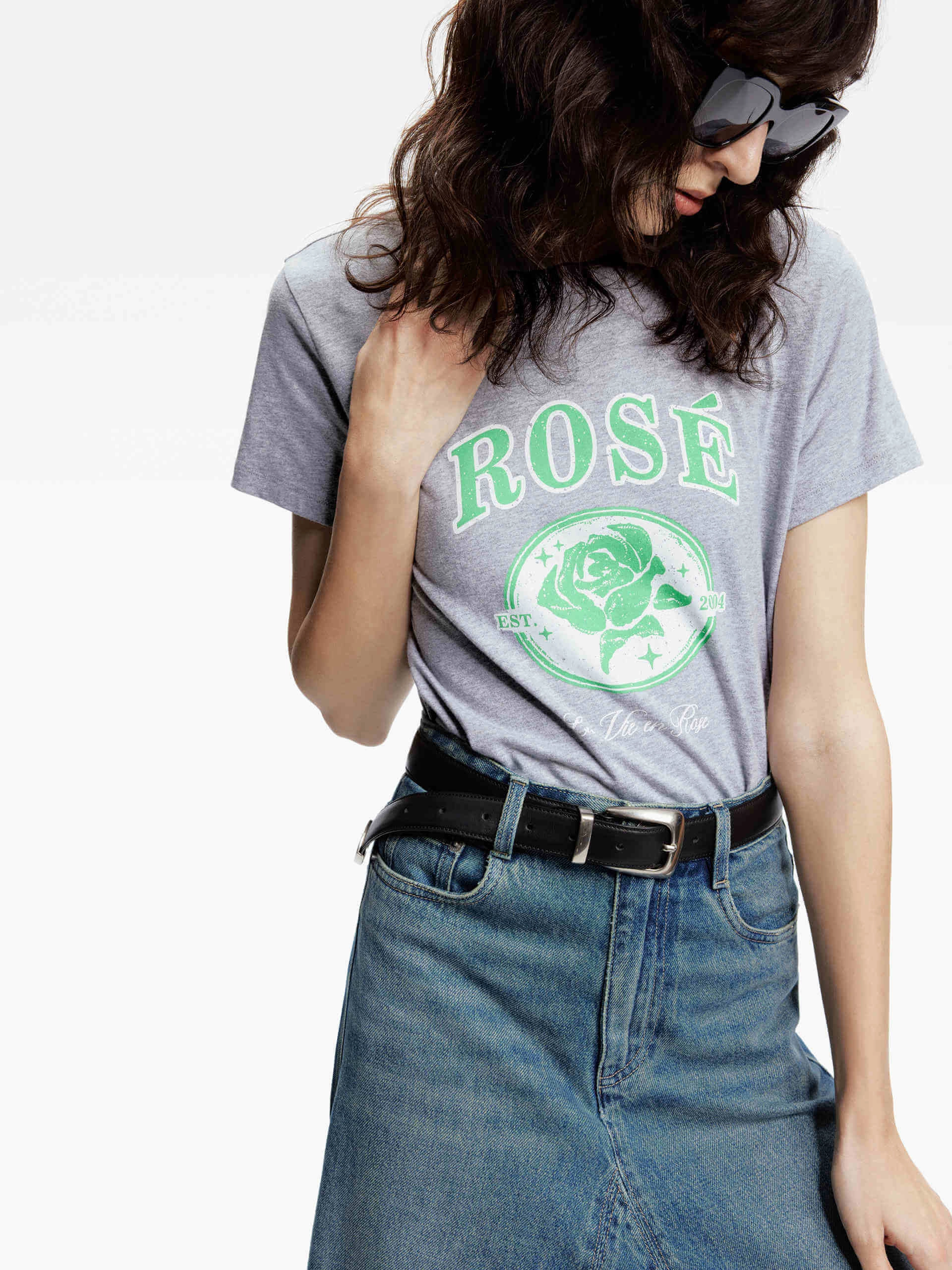 Cotton Rose Print T-shirt Fit For All Easy-Going Style