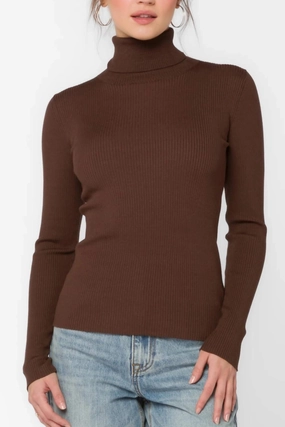 Chic Layering Cindy Ribbed Turtleneck In Java Brown