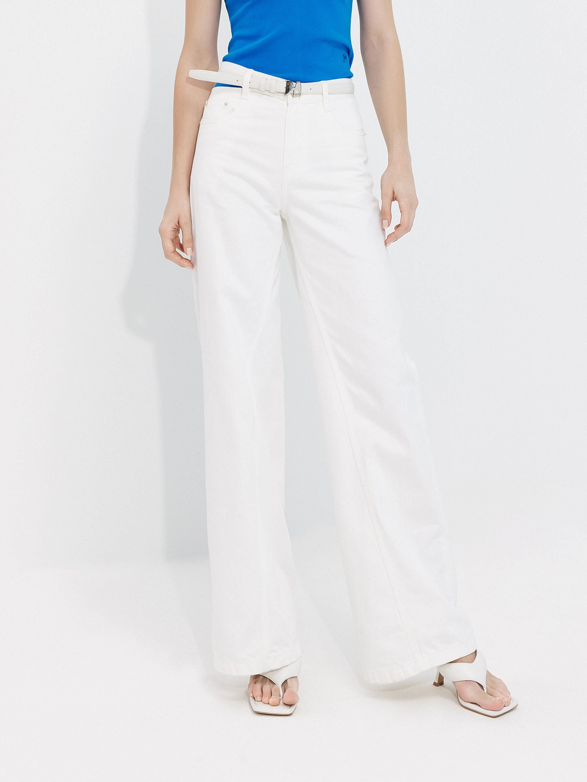 Weekend Getaway Outdoor Adventure Picnic Style Everyday Use Deconstructed Jeans in Cotton