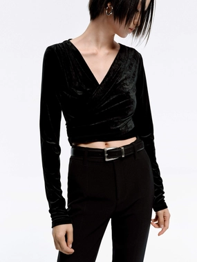 MoistureWickingMaterial Cropped V-neck Top