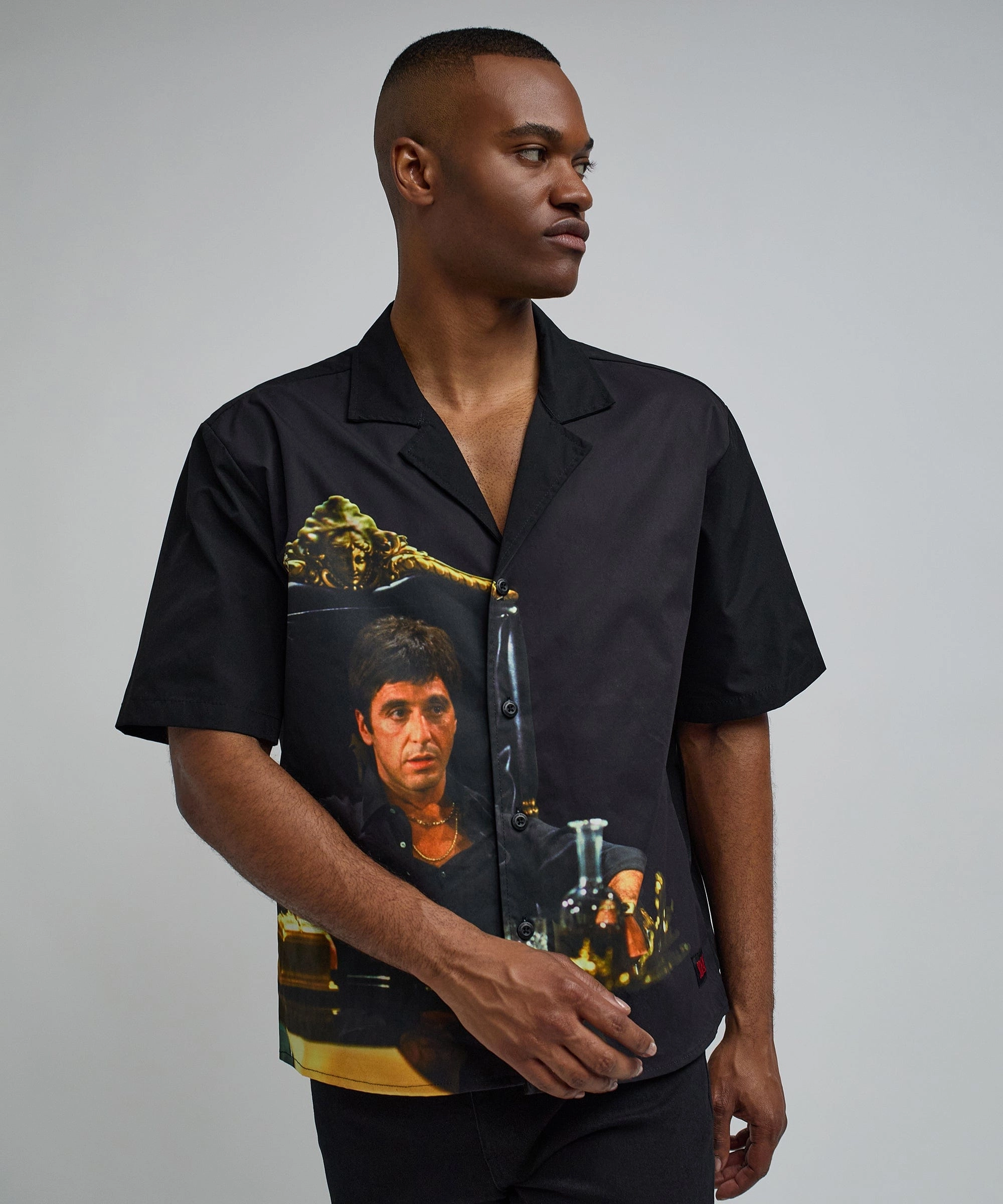 ConvertibleCollarSystem AntiSlipGrip Scarface? Tony Montana Woven Shirt Box Fit - Black