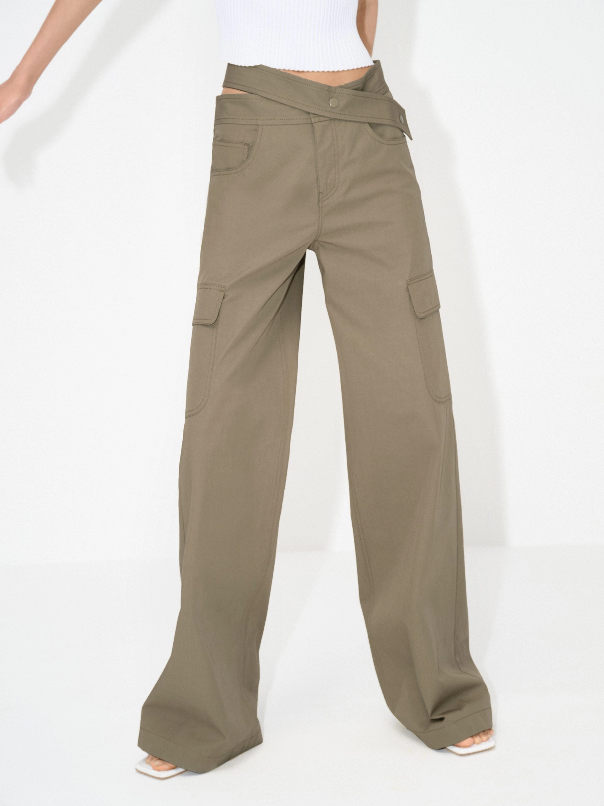 Eco Friendly Material Light Fit Crossover Waistband Cargo Pants