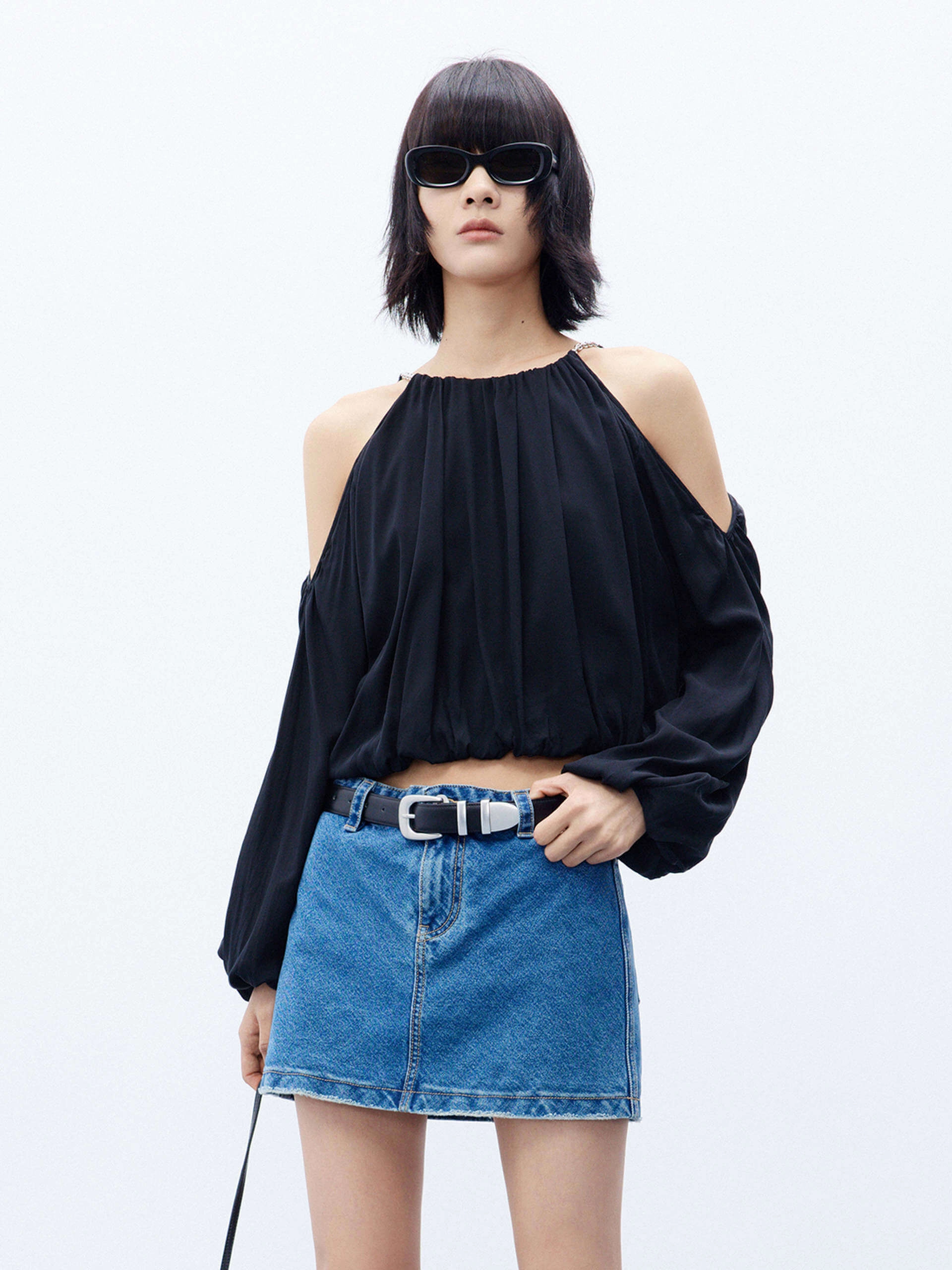Fashionable Tank Cut Shoulder Cropped Top