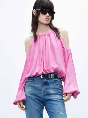 Weighted Hem Trim Cut Shoulder Cropped Top