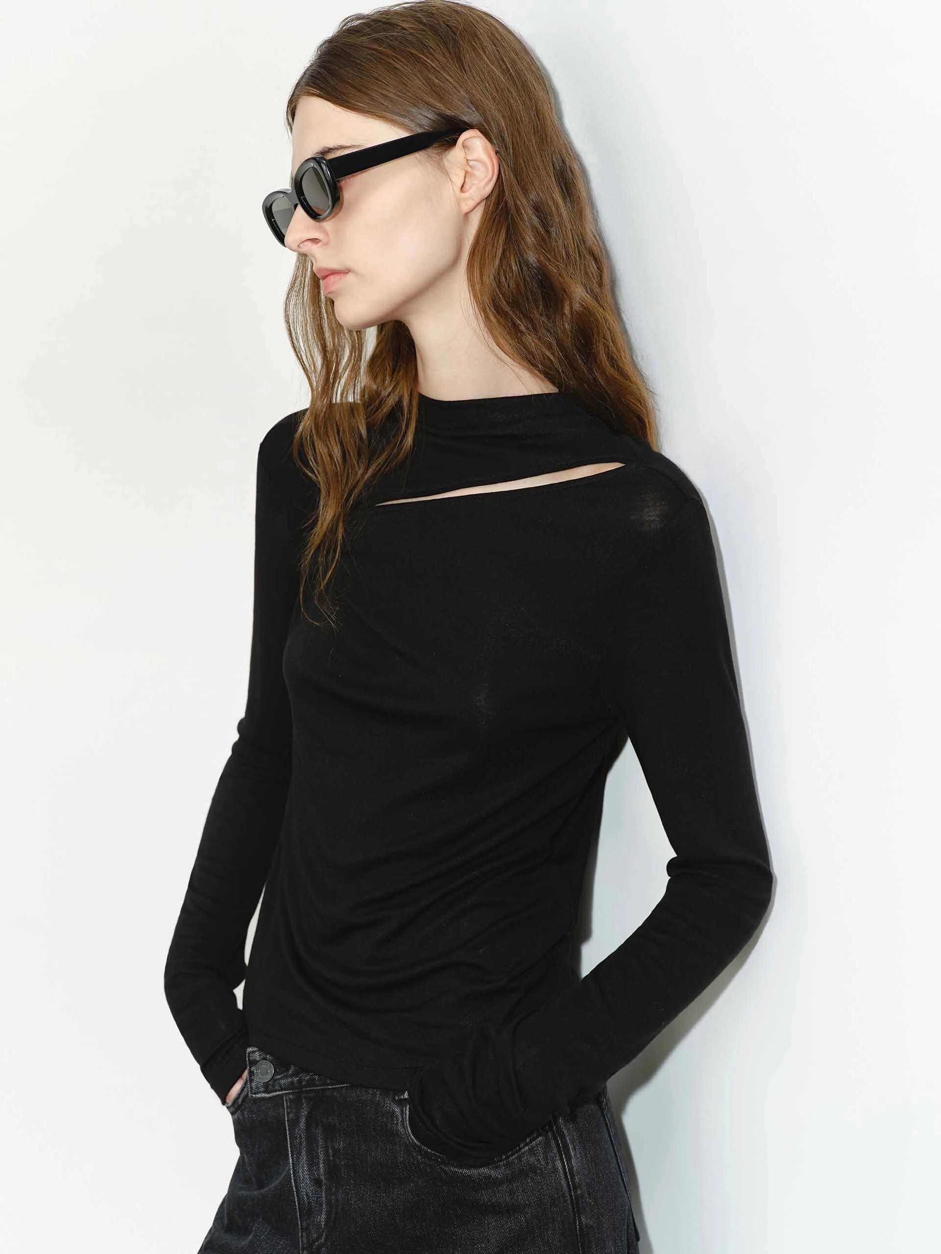 NonIrritatingStitching Convertible Neckline Cutout Detail Fitted Top