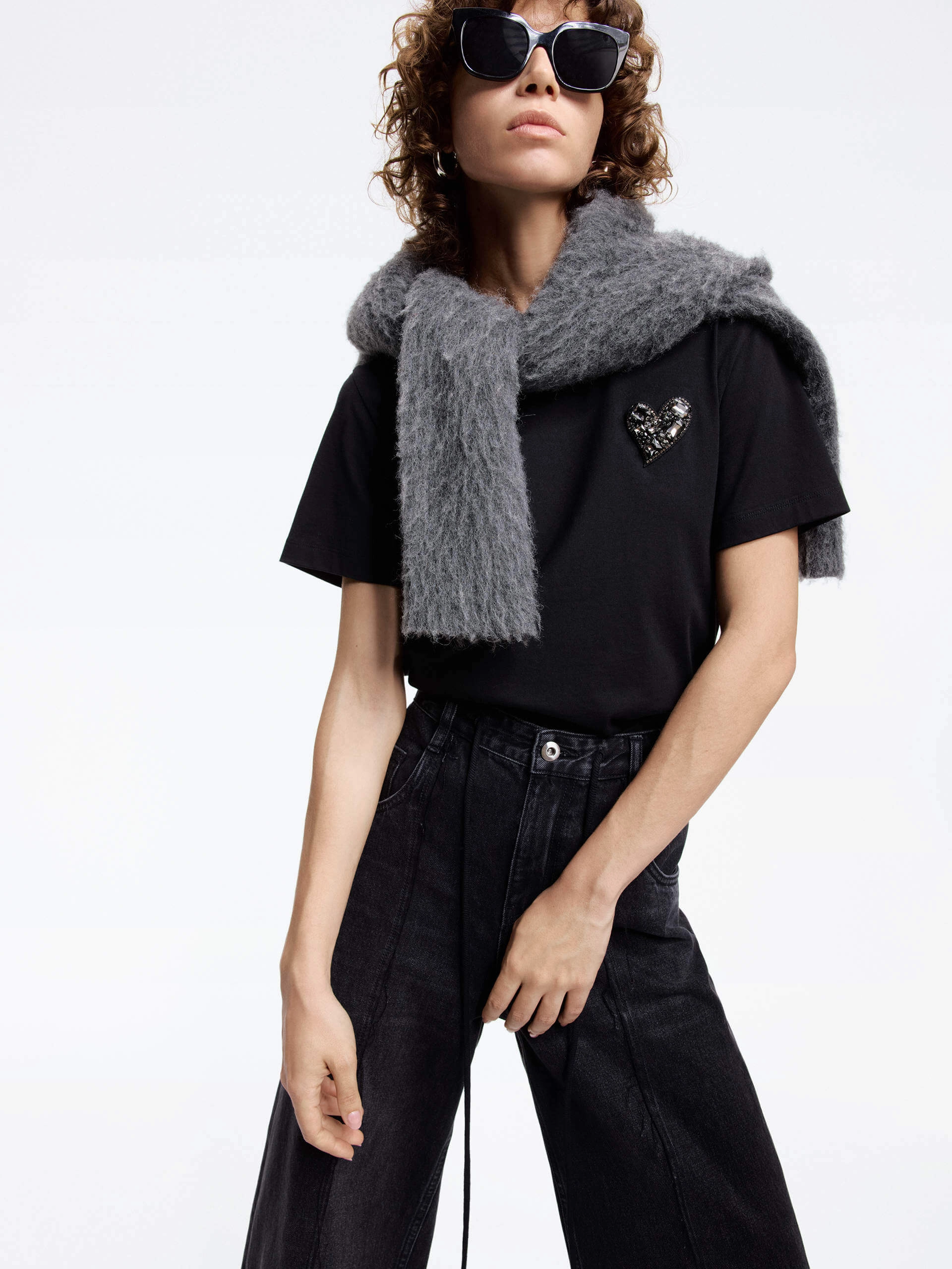 Heart Detail Cotton T-shirt Daily Outfit Luxurious