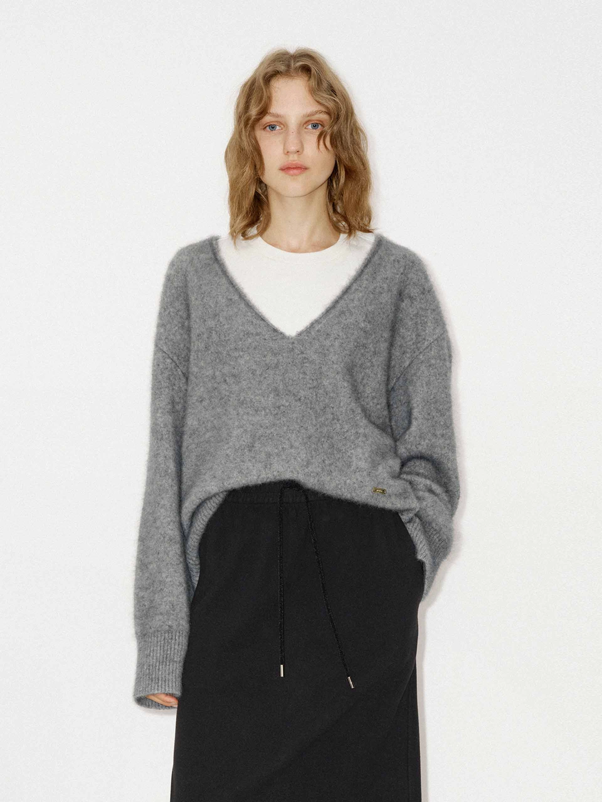 Deep V-neck Loose Sweater Sweat Absorbent Inner Layer