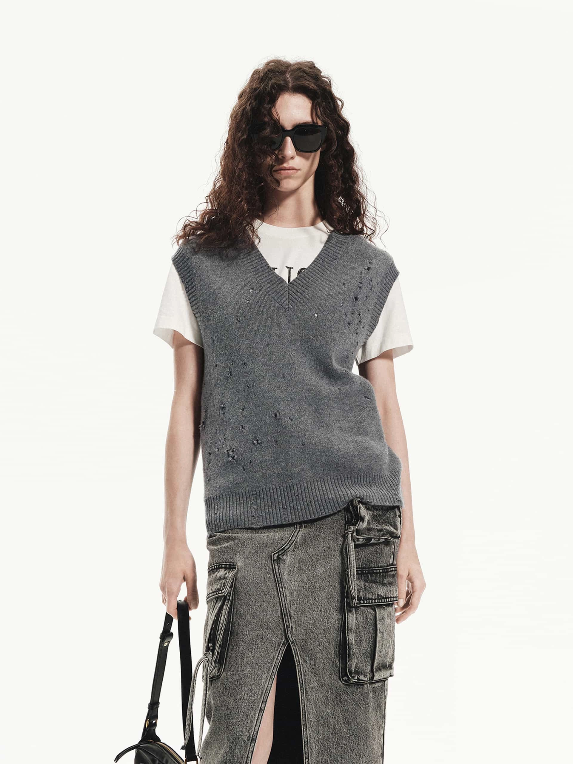 Durable Reinforced Elbow Patches ConvertibleCollar Distress Detail Knitted Vest