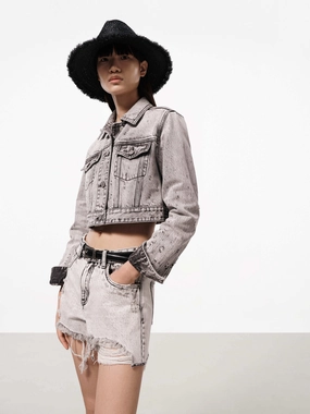 Non Irritating Edging Double Layered Fabric Distressed Denim Jacket