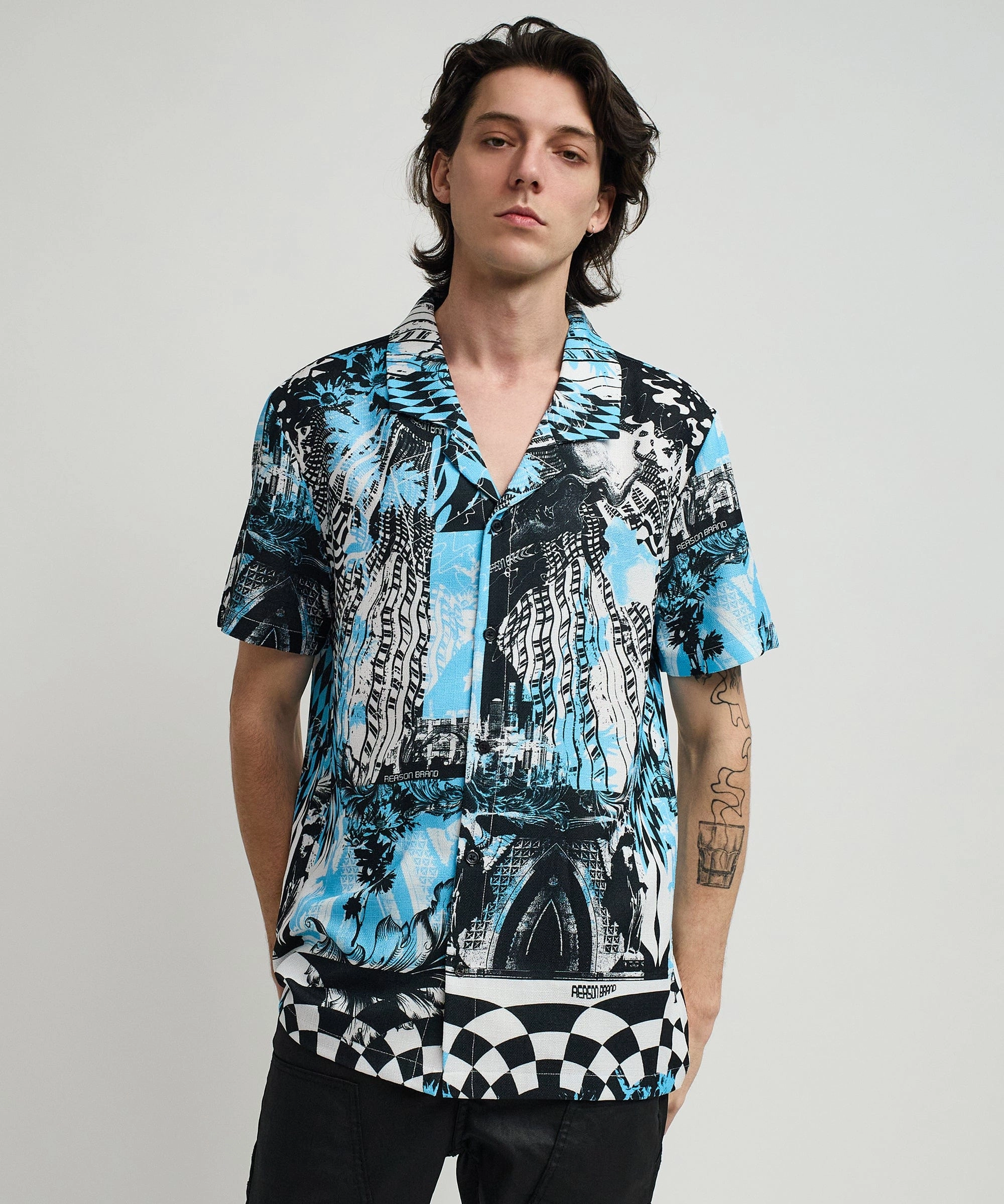 ArticulatedElbowShaping Laser Cut Edges District Linen Texture Short Sleeve Button Down Shirt - Blue
