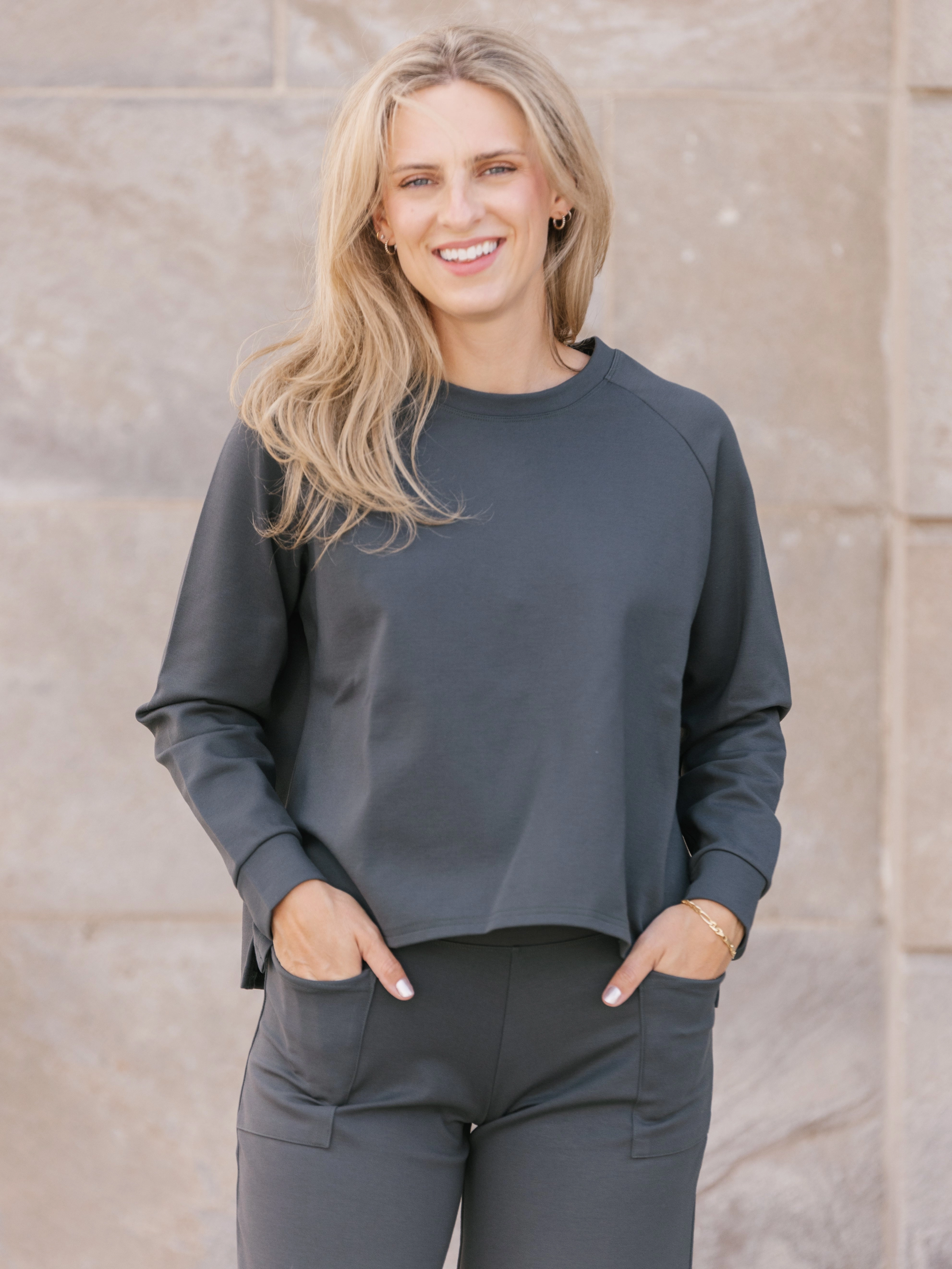 Hidden Zipper Domino Top