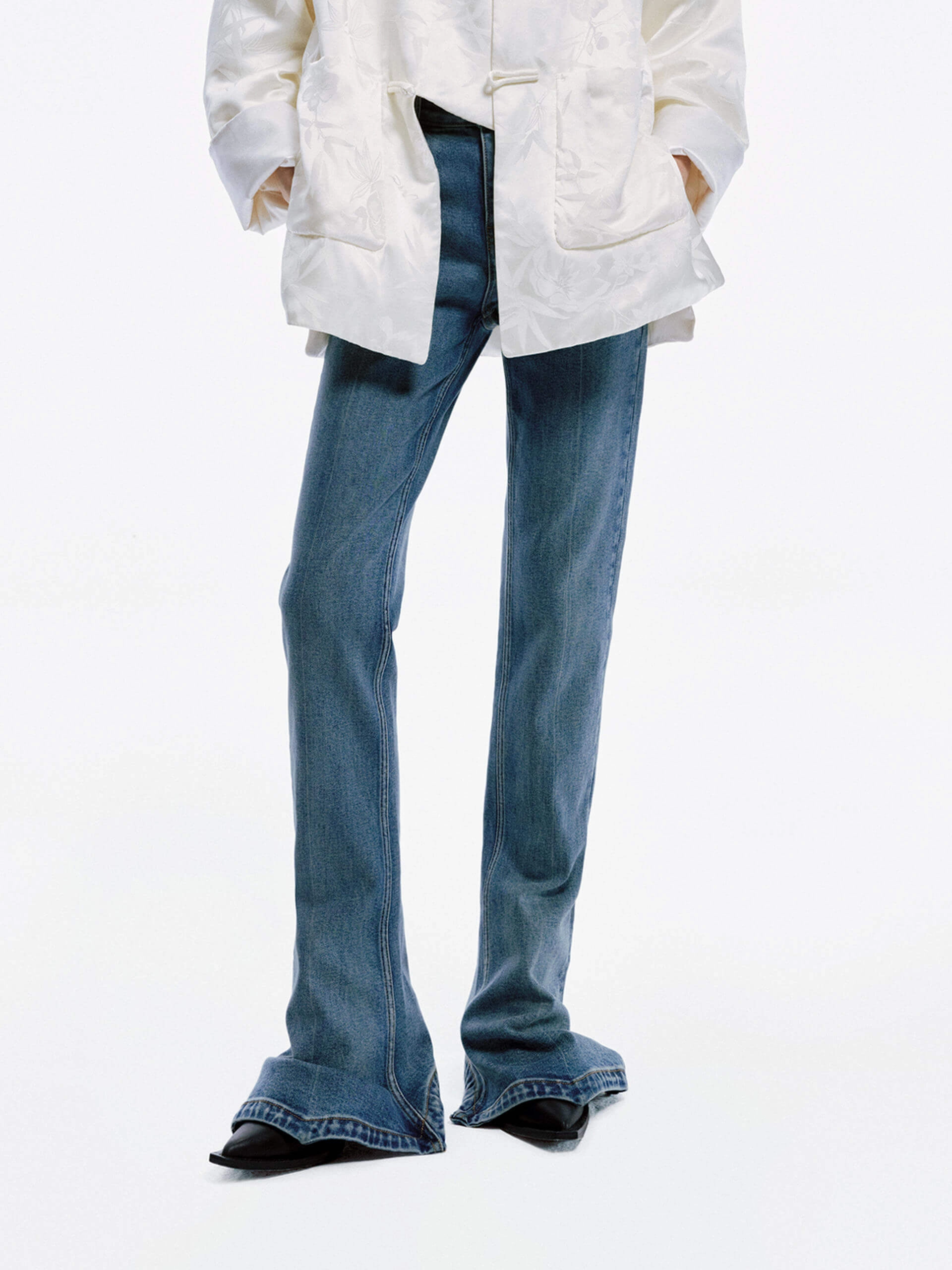 Pointed Hem Flared Jeans No Fade Look Style Appropriate