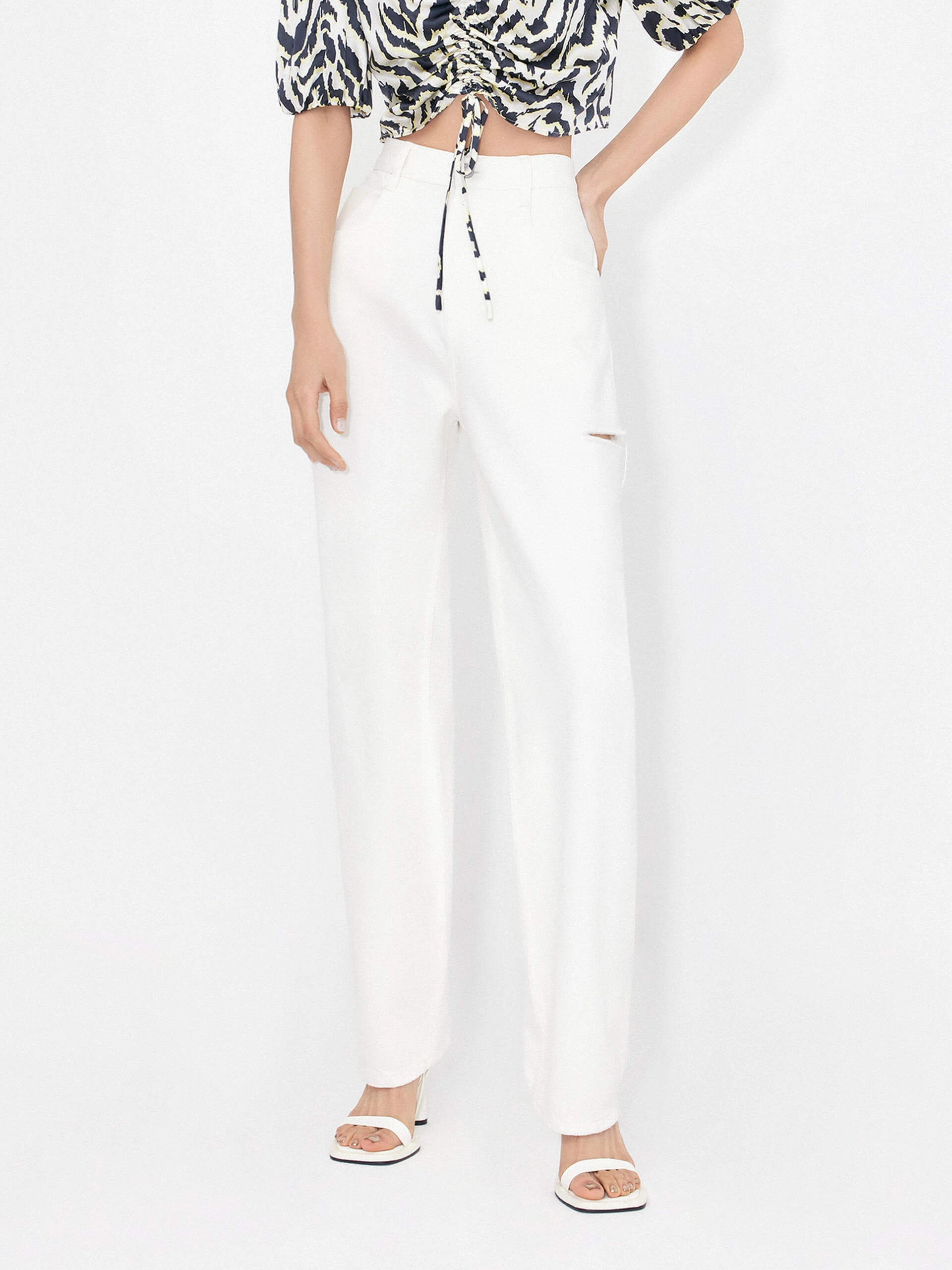 Straight Ripped Jeans in Cotton Casual Student Outfit