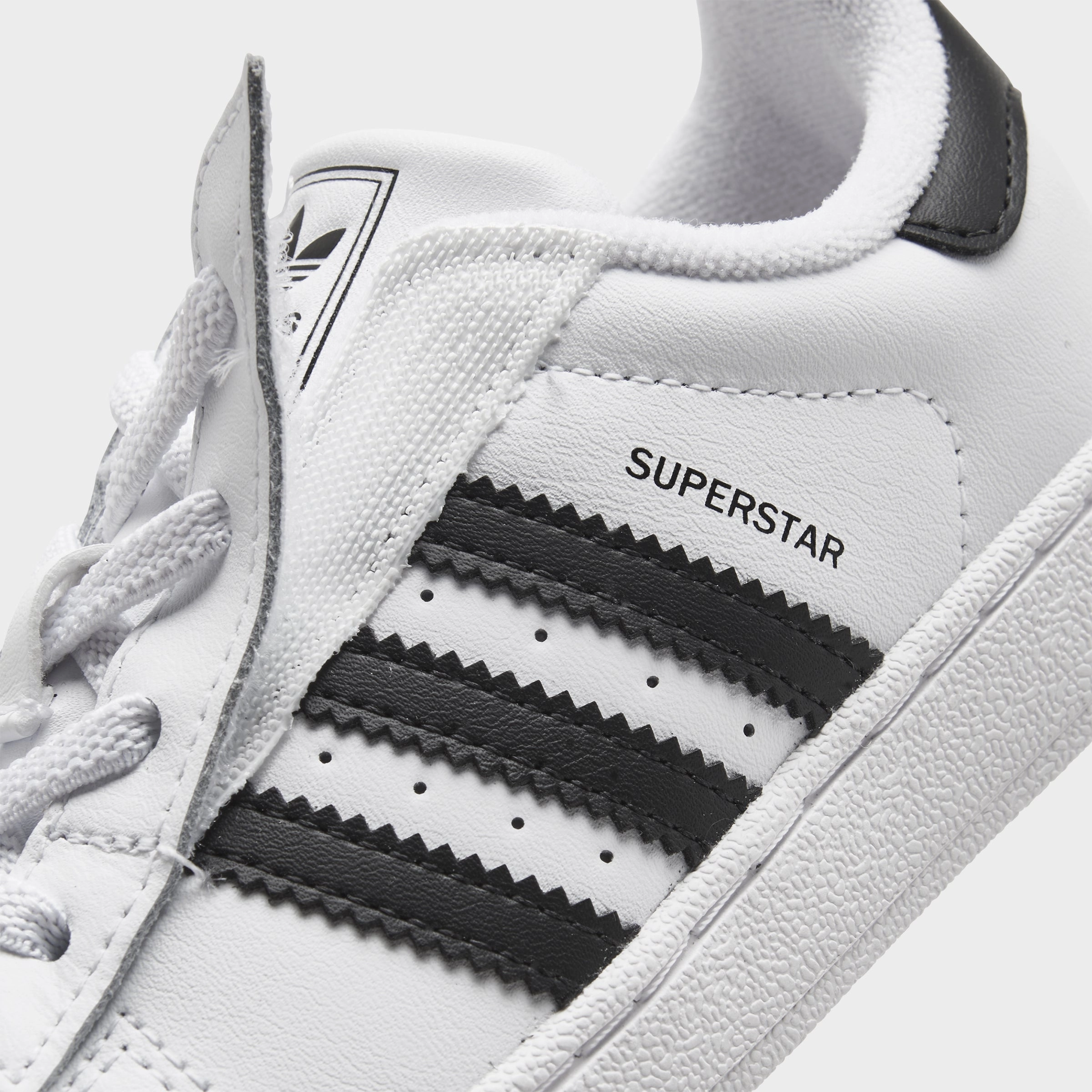Shock   Dispersion adidas Infants' Superstar II White / Black